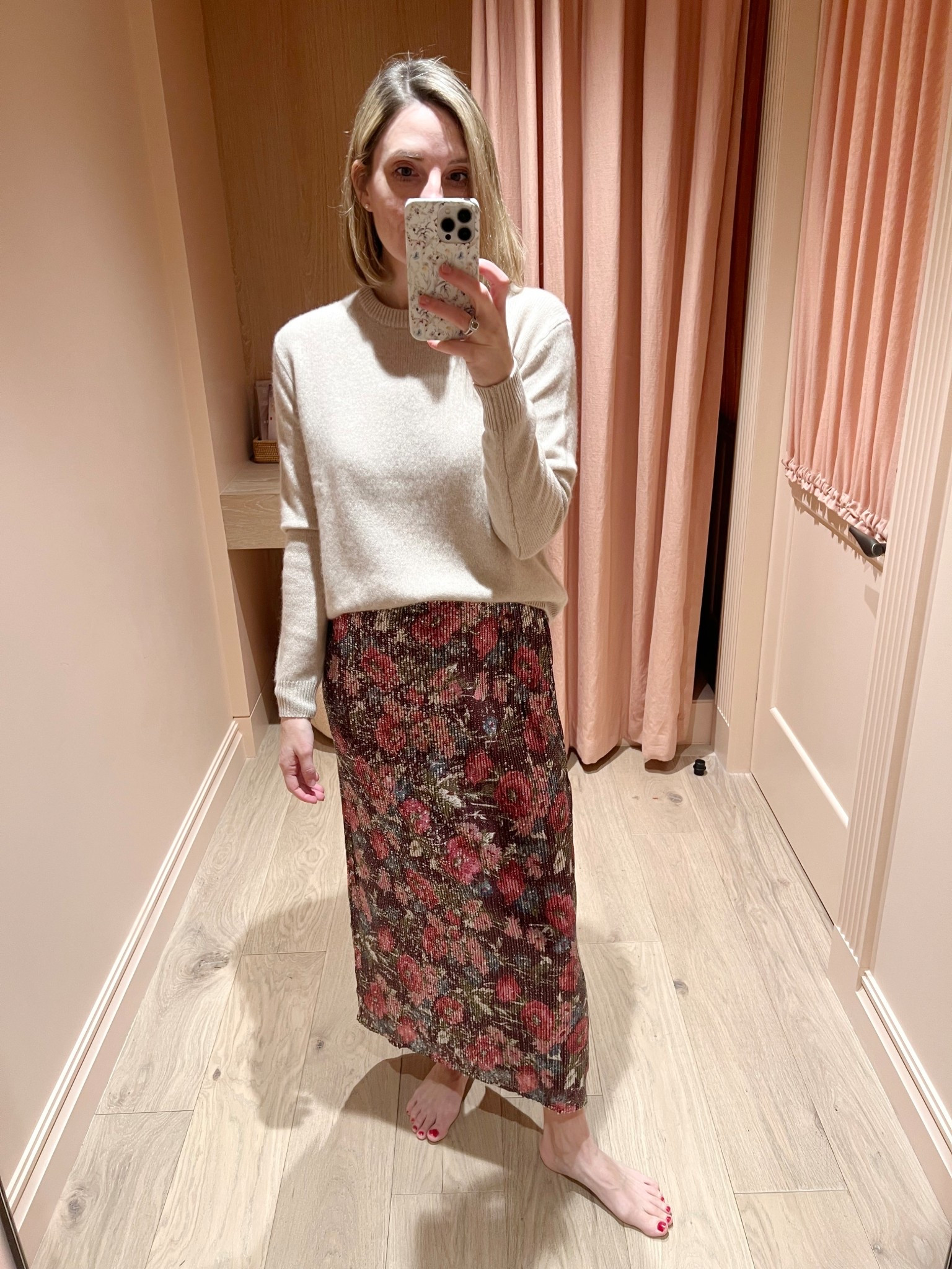 Holiday outfit. Sequined skirt. Shimmery skirt. Cashmere sweater 

#LTKootd #LTKHoliday #LTKOver40