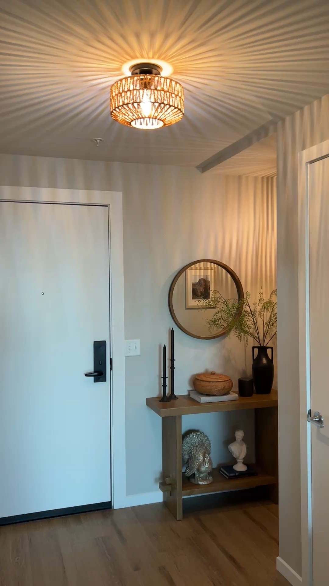 Love this inexpensive light


#LTKHoliday #LTKHome #LTKCyberWeek