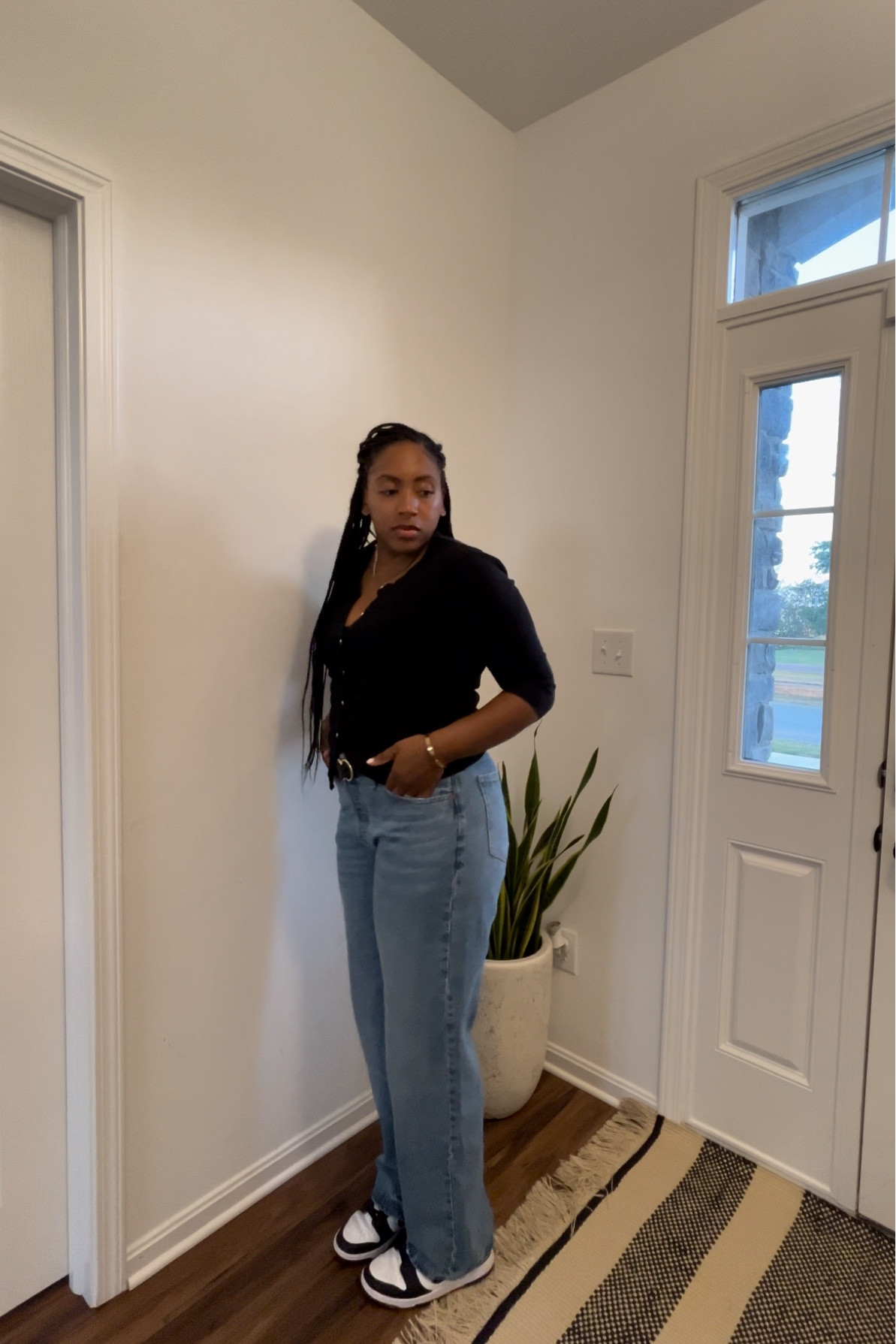 These high waist jeans are so comfortable and long!! Very flattering. Paired with a gold buckle belt. Linked details here! 

#LTKU #LTKShoeCrush #LTKWorkwear