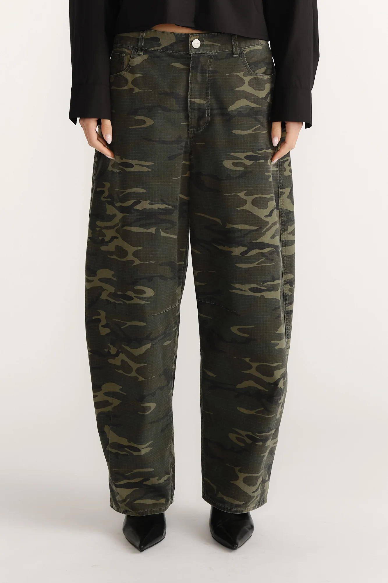D-Luxe Camo Horseshoe Pants - Camo | DECJUBA