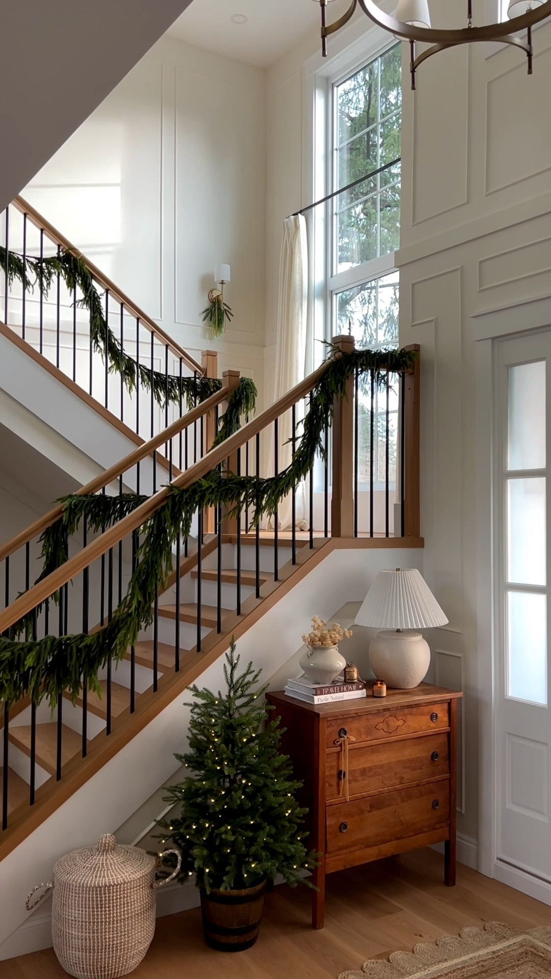 Simple holiday touches 

#LTKwinter #LTKcanada #LTKsale