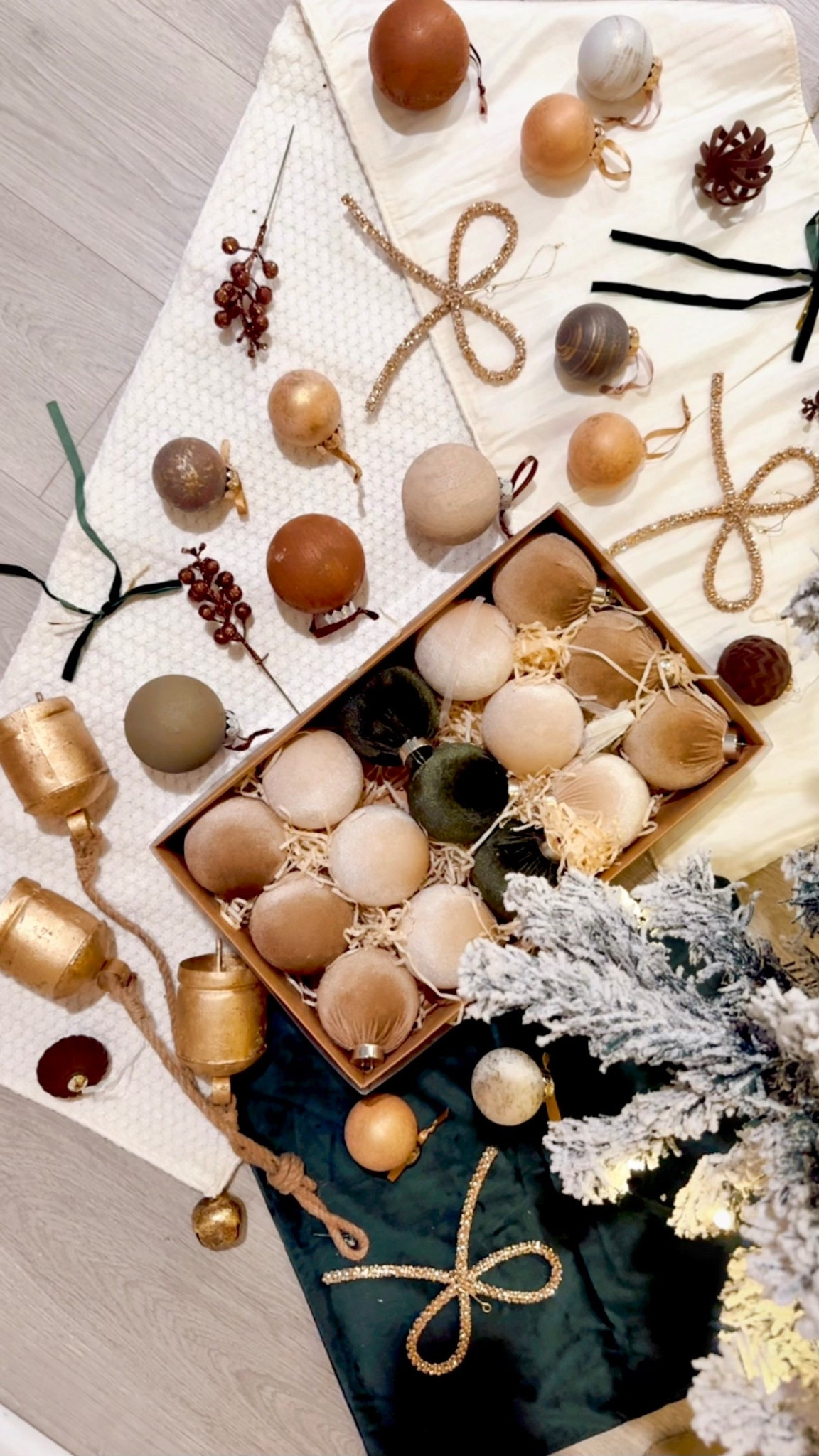 Everything you need to decorate a neutral Christmas tree for the holidays! 

I used neutral + earthy toned ornaments, antique gold bells, metallic ornaments, velvet ornaments, velvet bows, oversized gold jingle bells, gold beaded garland, + gold bows on our 7.5 ft flocked Christmas tree.  

Christmas tree decor, Christmas decorations, Ralph Lauren Christmas, vintage Christmas tree,

#LTKHome #LTKSeasonal #LTKHoliday