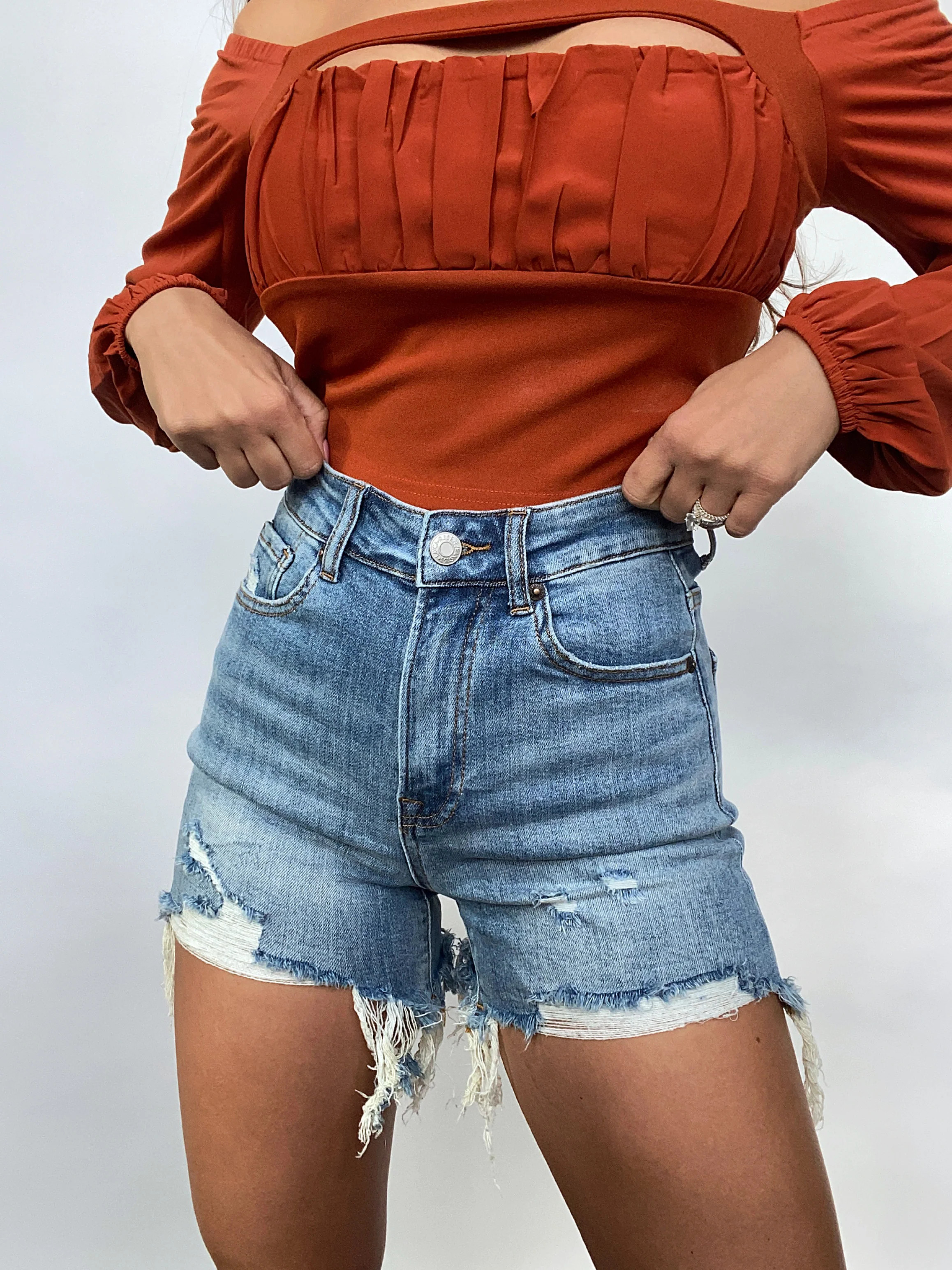 On The Go Risen Distressed Shorts- Medium Wash | Willow Boutique