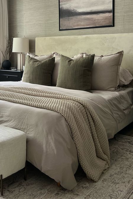 If there were only one thing I could recommend from Target..it would be this chunky knit blanket! It’s just the most perfect end of bed throw✨
Bedroom inspiration 