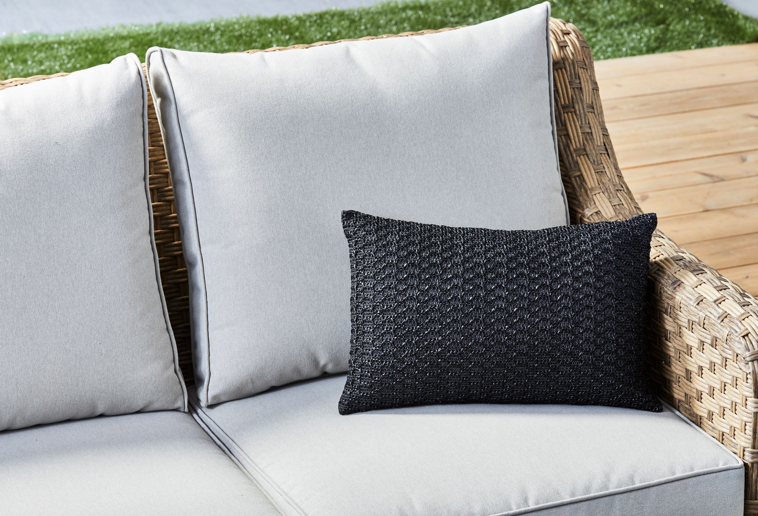 Better Homes & Gardens Hermosa Square Outdoor Throw, 13" x 19", Black | Walmart (US)
