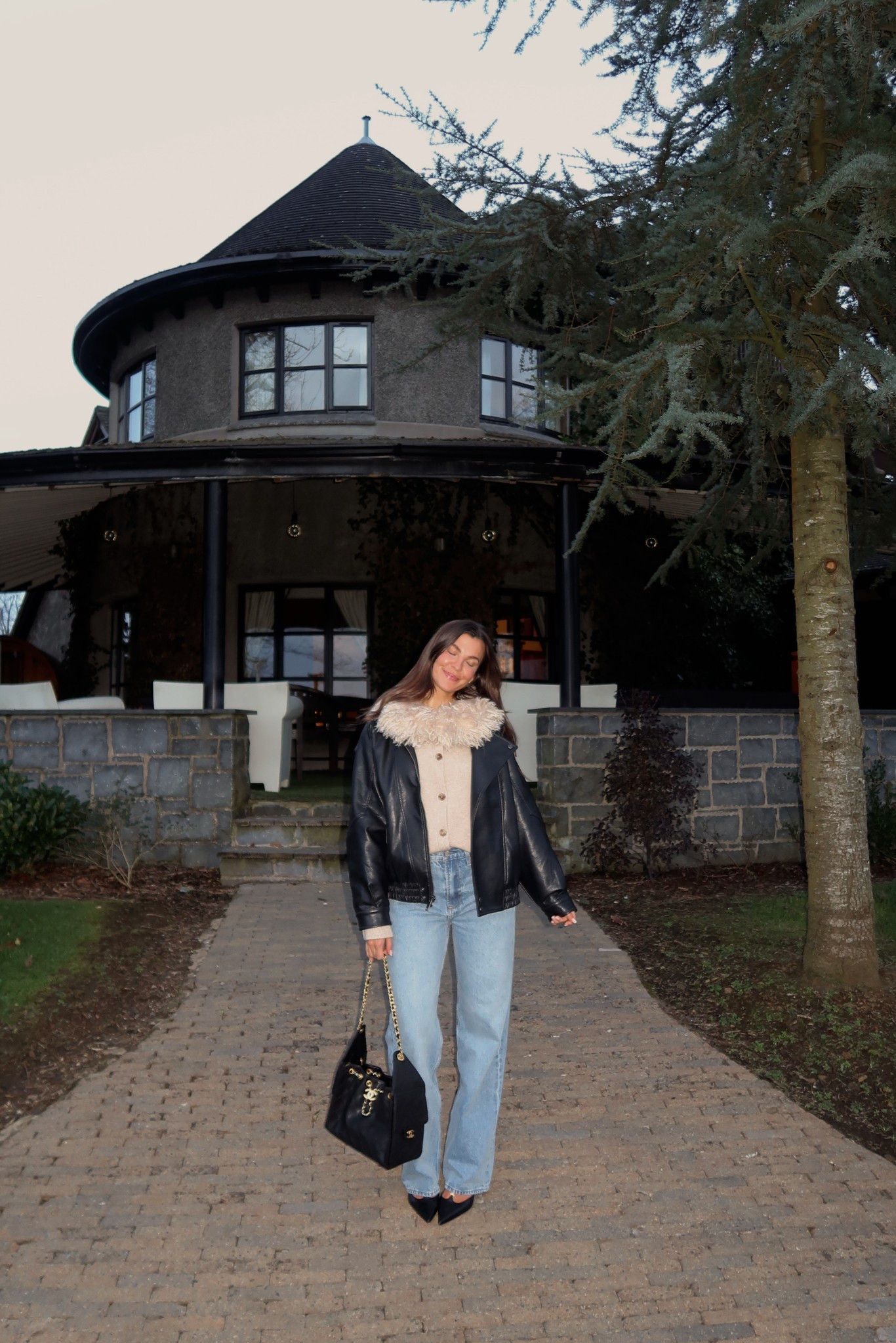 Ekkk so excited! First night in Ireland outfit!!

Ireland, travel, Amsterdam, Europe outfit inspo, spring break, spring outfit ideas, leather jacket, Abercrombie, Aritzia, kitten heals

#LTKTravel #LTKBeauty #LTKSpringSale