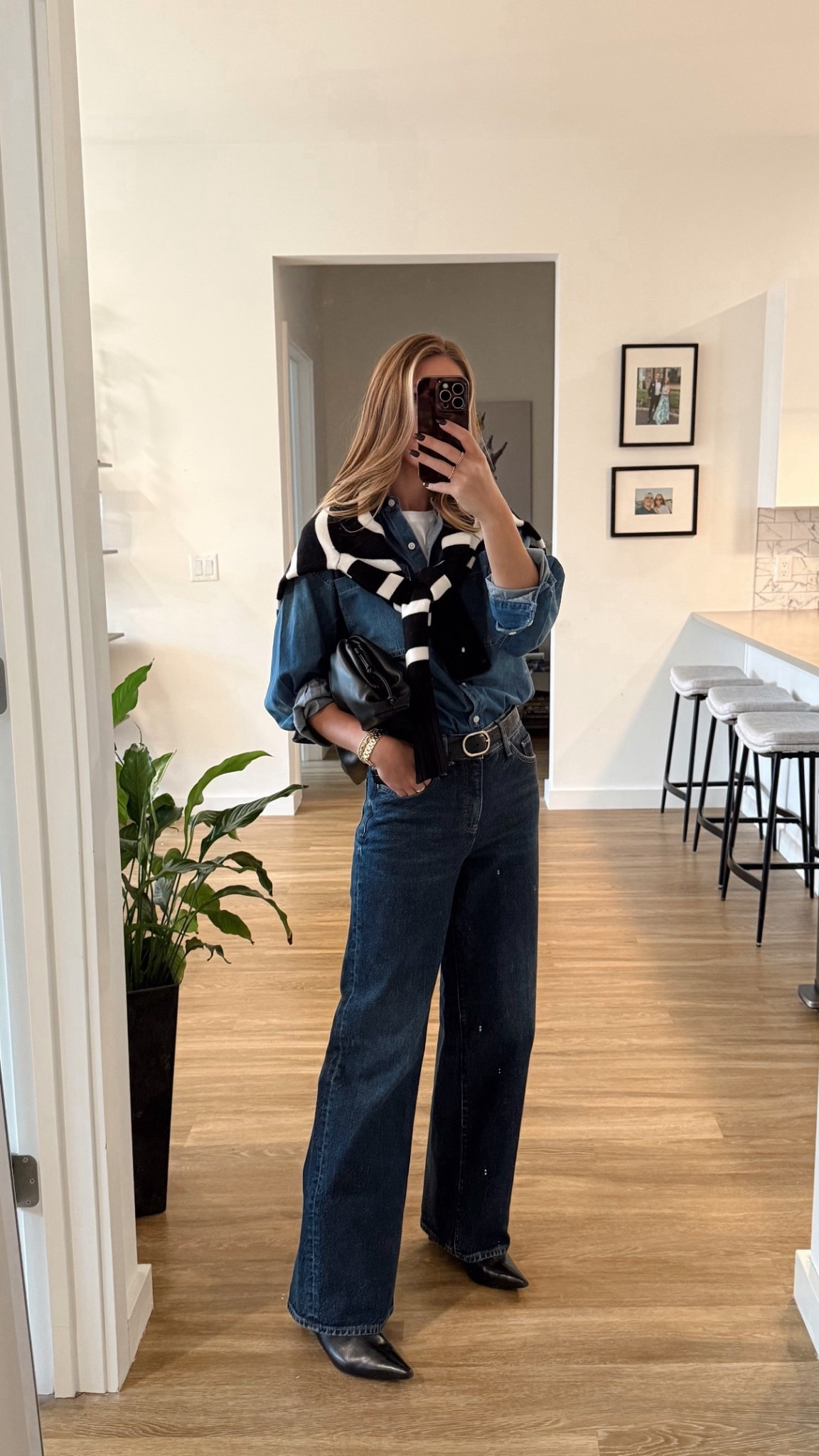 sometimes the simplest outfits are the chicest #canadiantuxedo #mirrorselfie #alldenim #denimondenim #dresstoexpress #gifted #winteroutfitidea