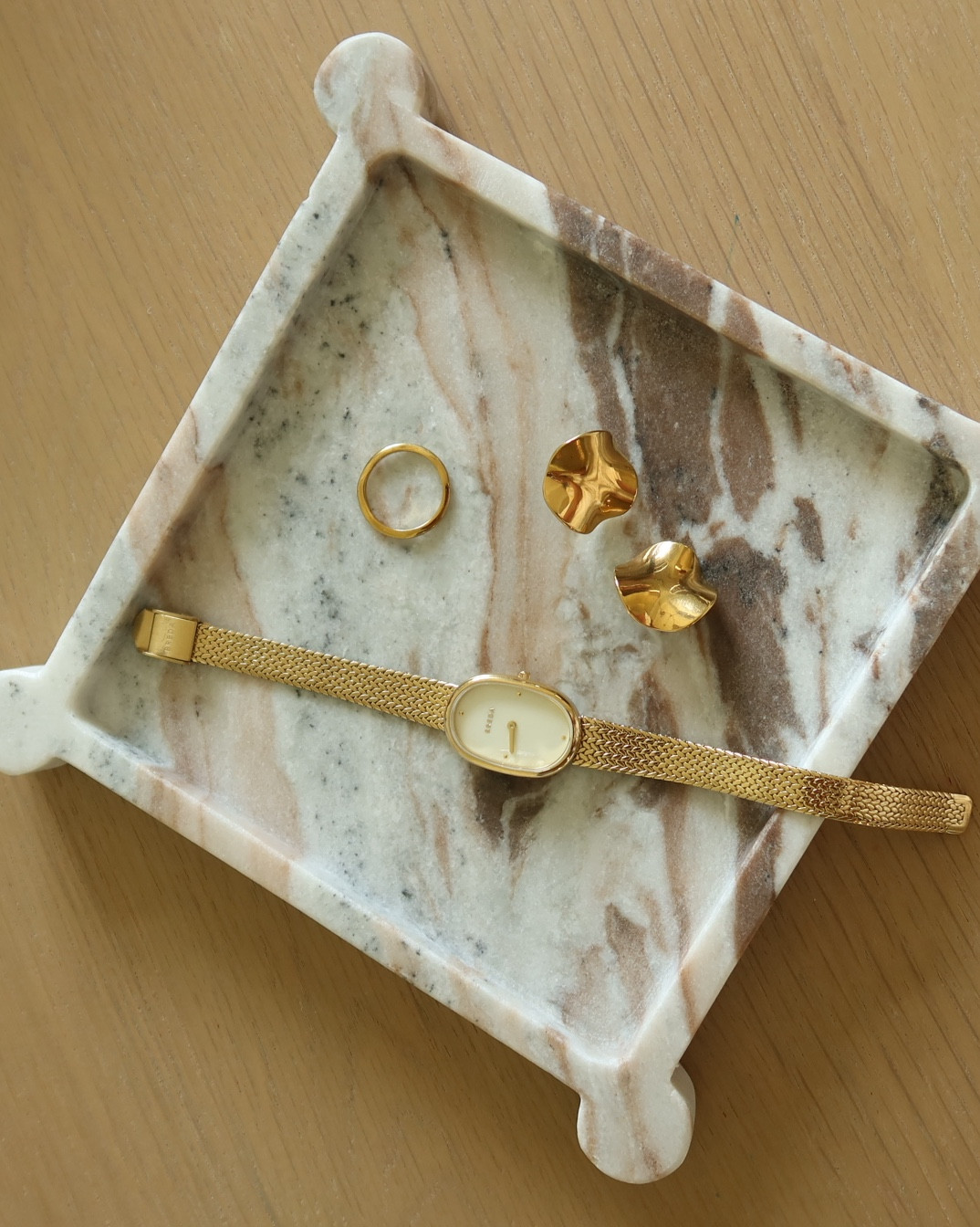 Marble tray!!! SO BEAUTIFUL 

Bathroom vanity jewlery organizations gold Jewlery
Watches earrings

#LTKBeauty #LTKHome #LTKStyleTip