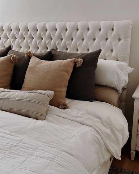 Fall bedding with affordable pillows  

#LTKhome