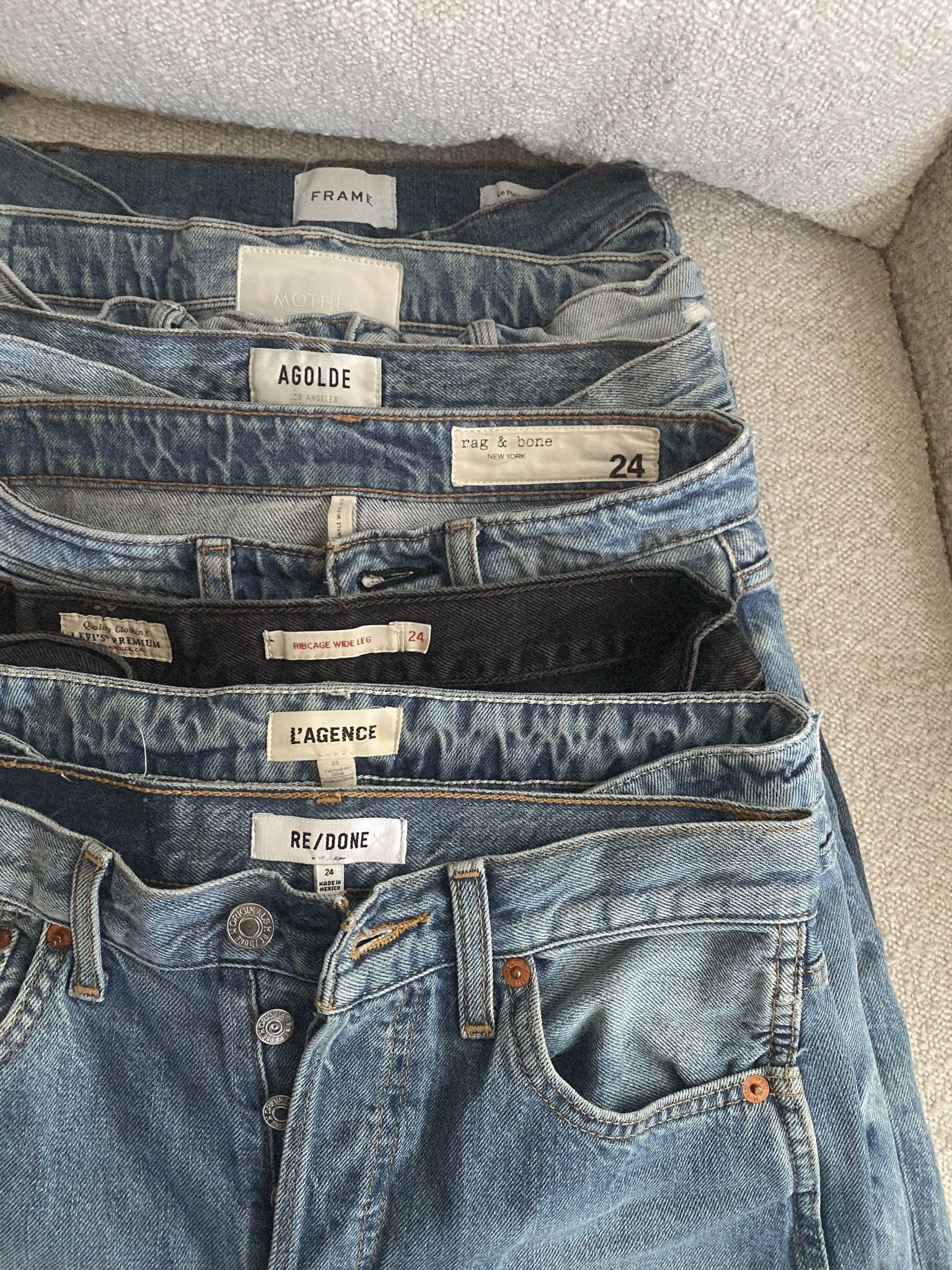 Current denim faves!

FRAME: 26
MOTHER: 25
AGOLDE: 25
Rag & Bone: 24
Levi’s: 24
L’AGENCE: 24 or 25
RE/DONE: 24