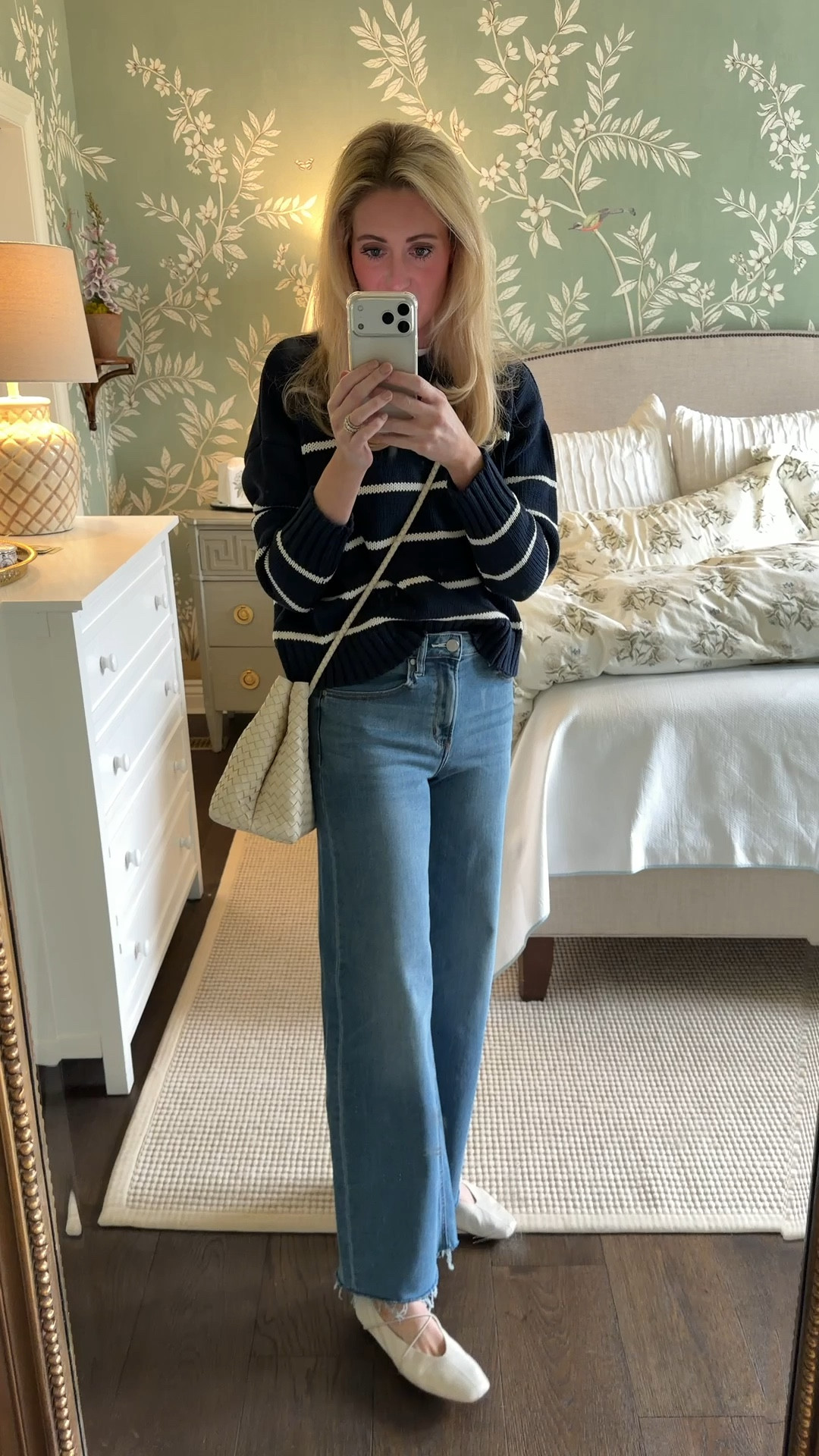 These $50 jeans from Quince blew me away!!!! They’re the perfect wash, come in 4 different inseams and are so comfortable! They run true to size! I’m wearing my normal size 27. @onequince #QuincePartner 

#LTKootd
