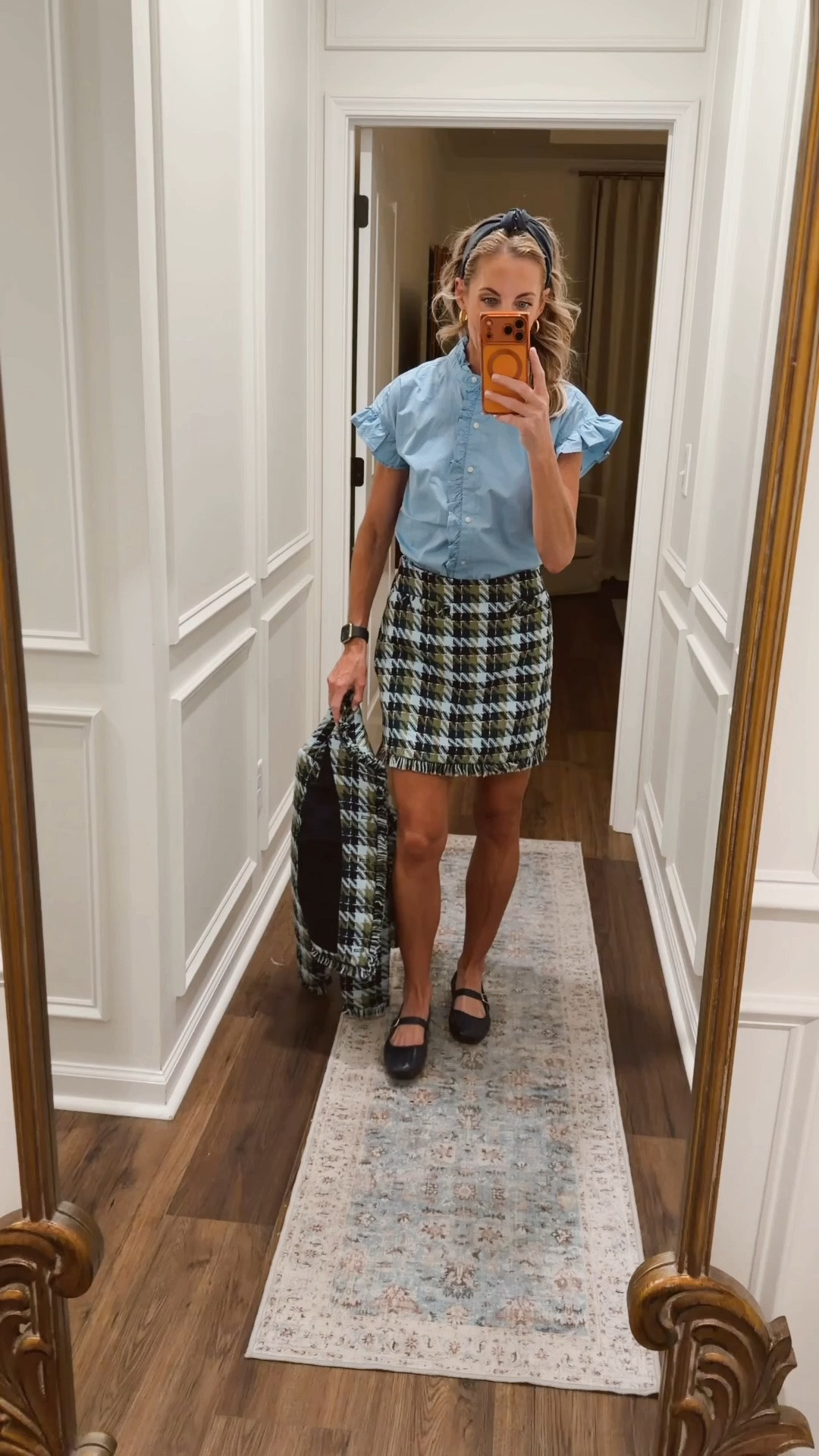 Today’s outfit of the day is this a gorgeous set from Walmart… You won’t believe the price… Wearing an extra small in all… Pair this set with your favorite top… For an elevated preppy fall look @Walmart