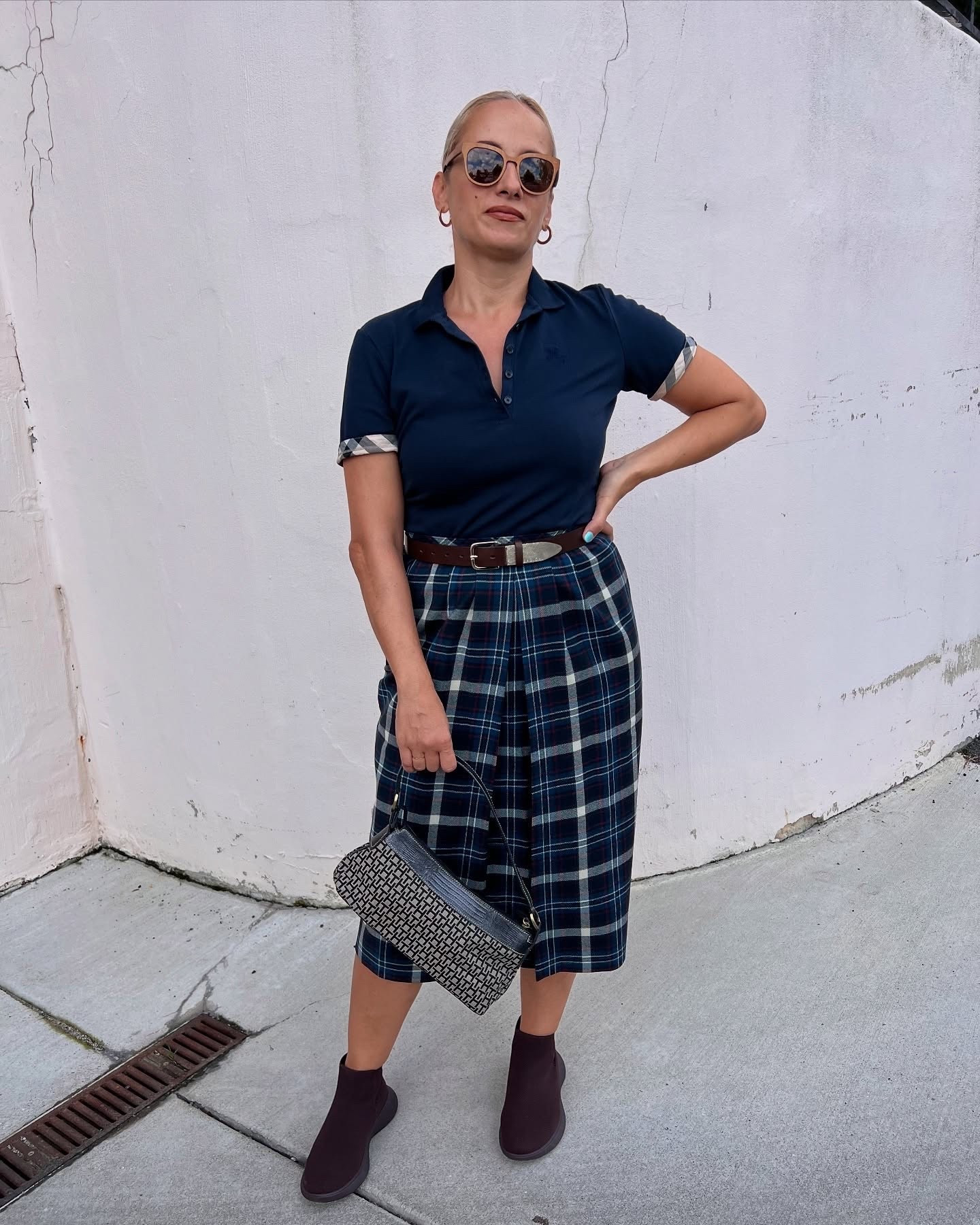 Slowly falling into #fallvibes

🕶️ @ballo.sun 
👕 @burberry 
Belt @badichinyc 
Skirt #thrifted 
Purse #thrift @thredup 
🥾 @vivaia_official 🤑SAVE with BRUJ🤑
https://go.shopmy.us/p-23601971

#fallthreds #preppy #fashionover40 #thredupambassador