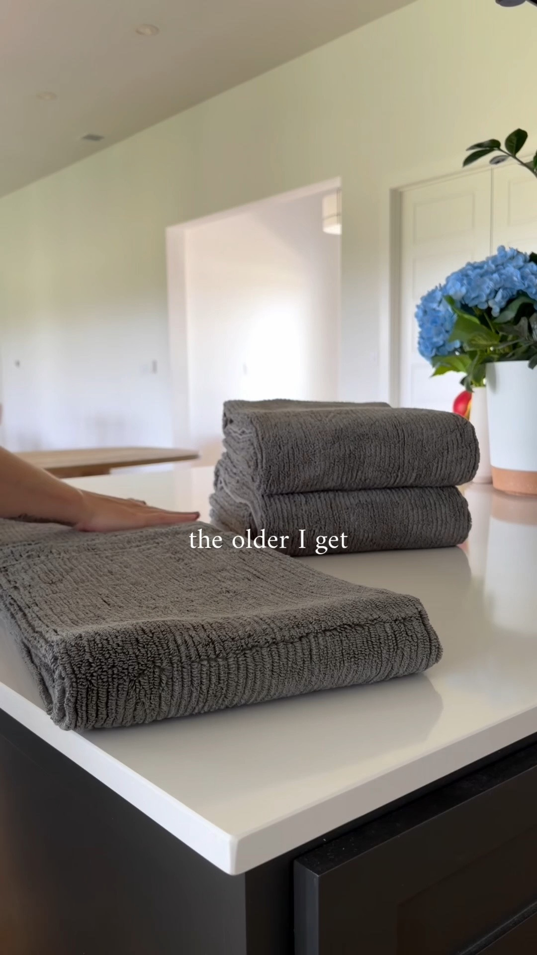 There’s something about ending the day with a slower routine lately 🤍

These towels have officially turned my bathroom into my favorite room in the house.
Use my code BRITTNI for savings
@cozyearth #CESpring #CozyEarth #SelfCareRoutine #LuxuryLiving #EveningRoutine