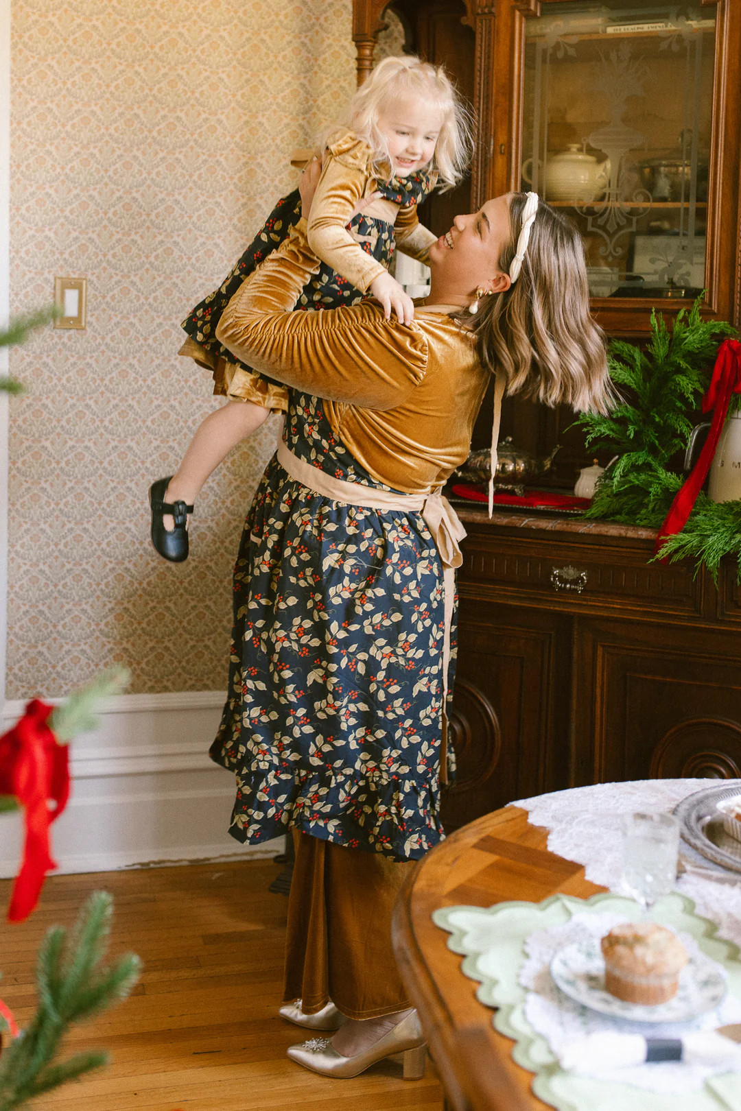 Ivy Apron in Sophia Holly Berry Cotton | Ivy City Co