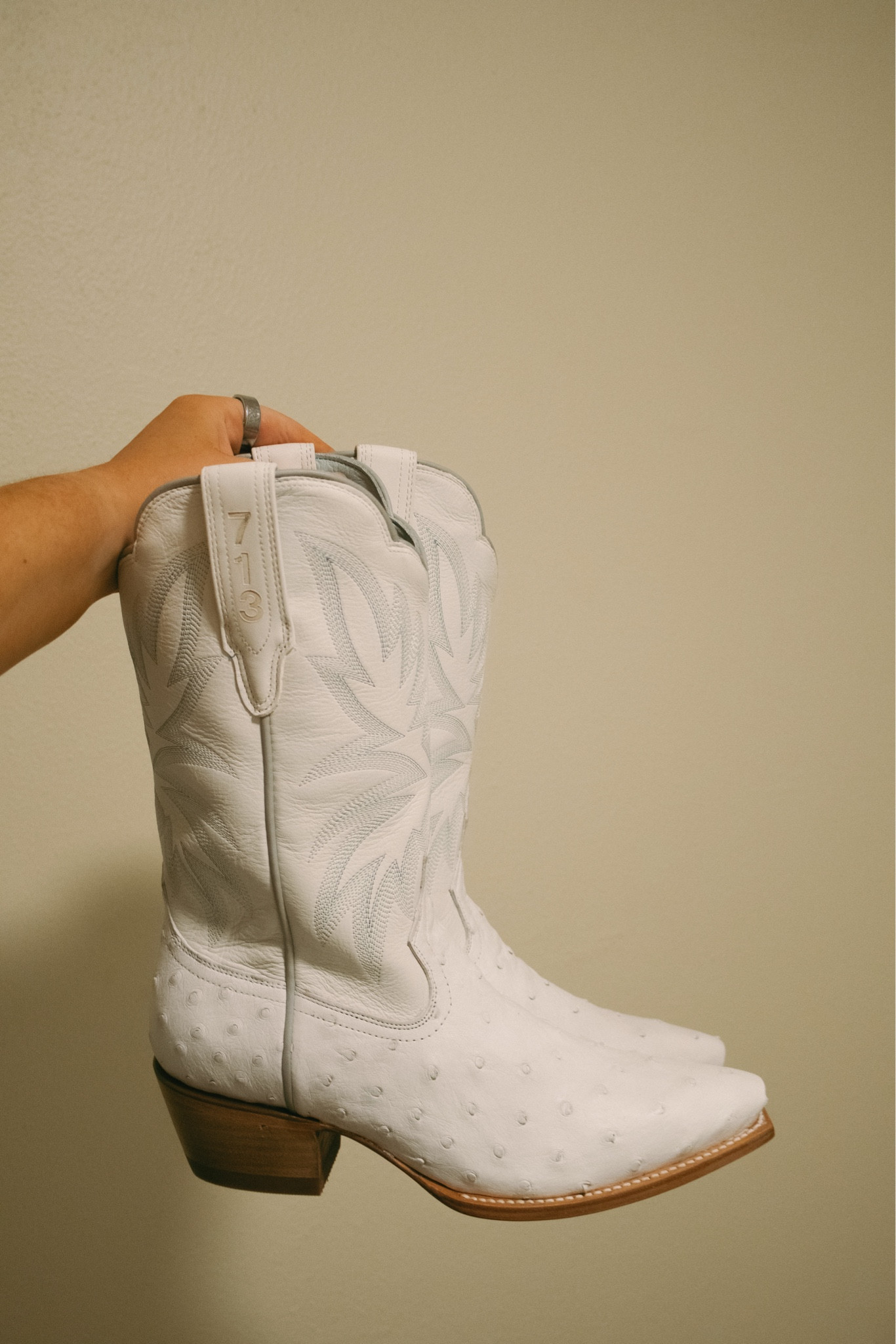 new cowgirl boot alert ⚡️
Got these branded while at @tecovas for my anniversary and finally got around to wearing them today 🩵 

Size 9 - I SIZED DOWN ONE FULL SIZE (usually size women’s 10 in boots)
•
•
•
#cowgirlboots #cowgirlchic #tecovas #westernfashion

cowgirl boots // cowboy boot unboxing // cowgirl chic // western fashion // western style // western chic // new cowboy boots

#LTKSeasonal