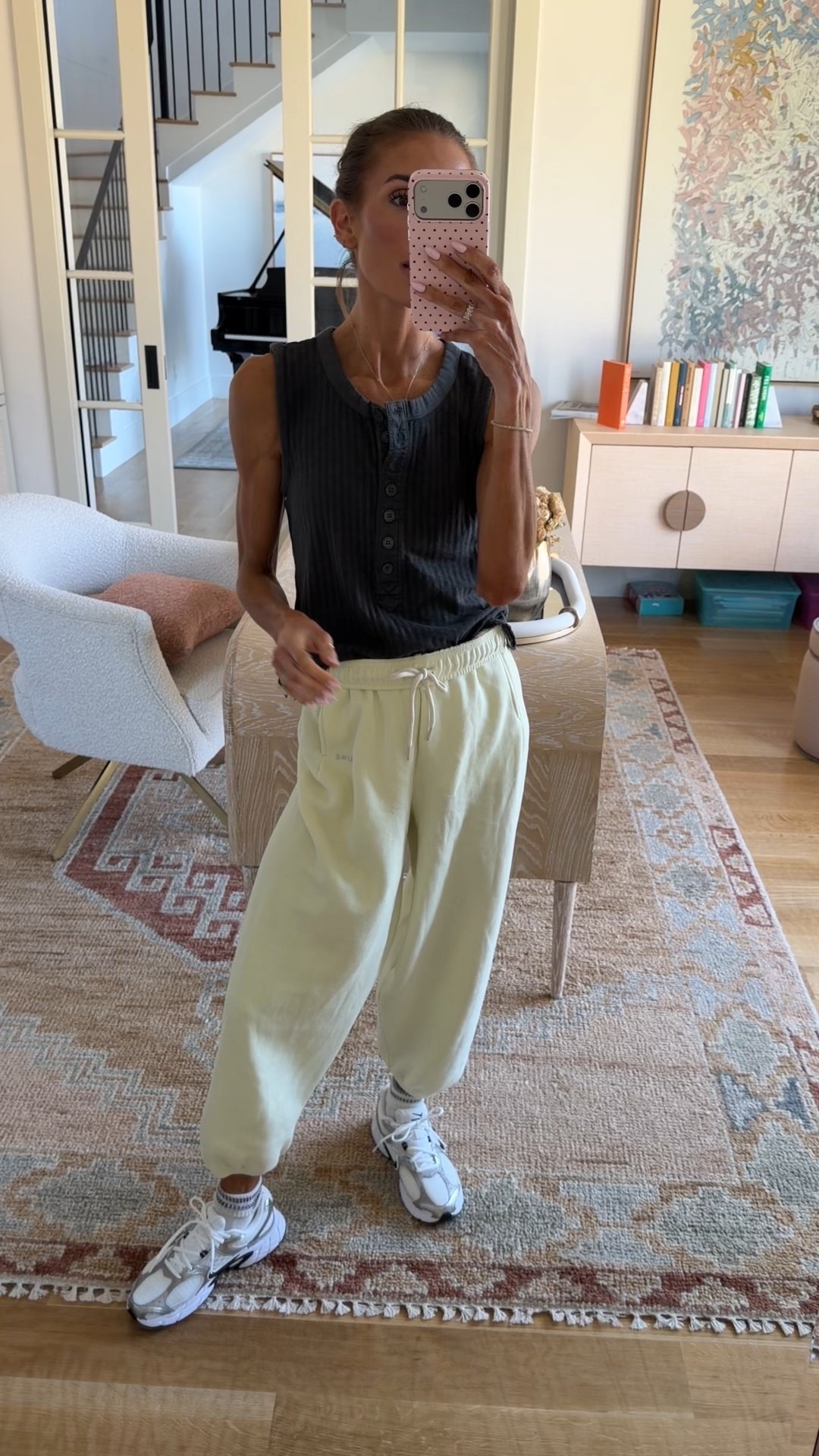 thought this yellow was such a fun pop of color as we head into spring and summer! ☀️ some of the softest joggers ever and the quality is 💯 