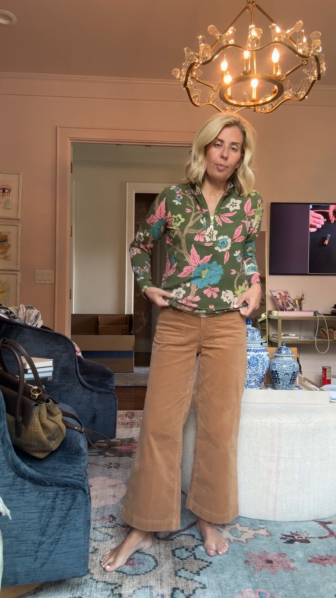 These colors are such a yes…Spartina 449 for the win! 
Top - small
Pants - 4 
Flats - 7.5 (sized 1/2 down)

#LTKdayinmylife #LTKSeasonal #LTKOver40