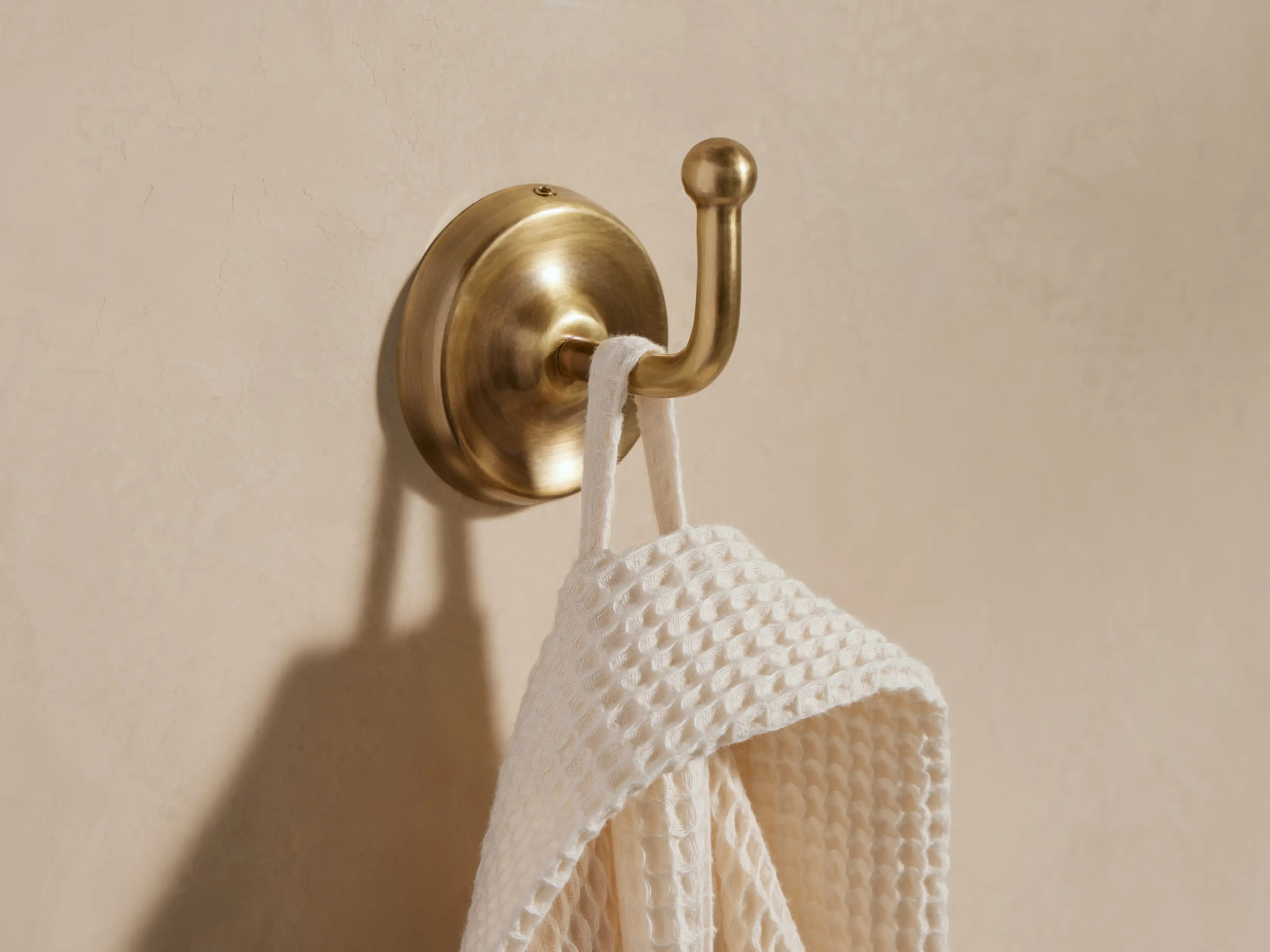 Maxwell Hook | Arhaus