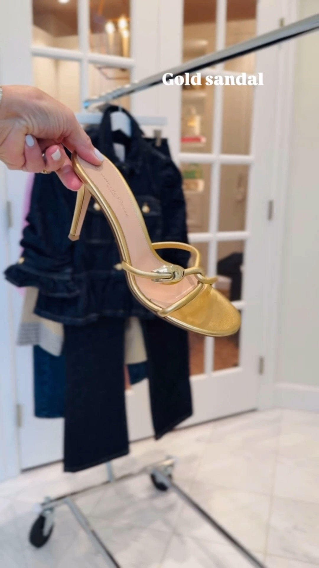 NEW ARRIVALS you need to see! 🌸✨

Spring is right around the corner, and I’m loving the colors. Pretty pinks, sunny yellows, and light blues everywhere, and these pieces are too good not to share! 🫶🏻