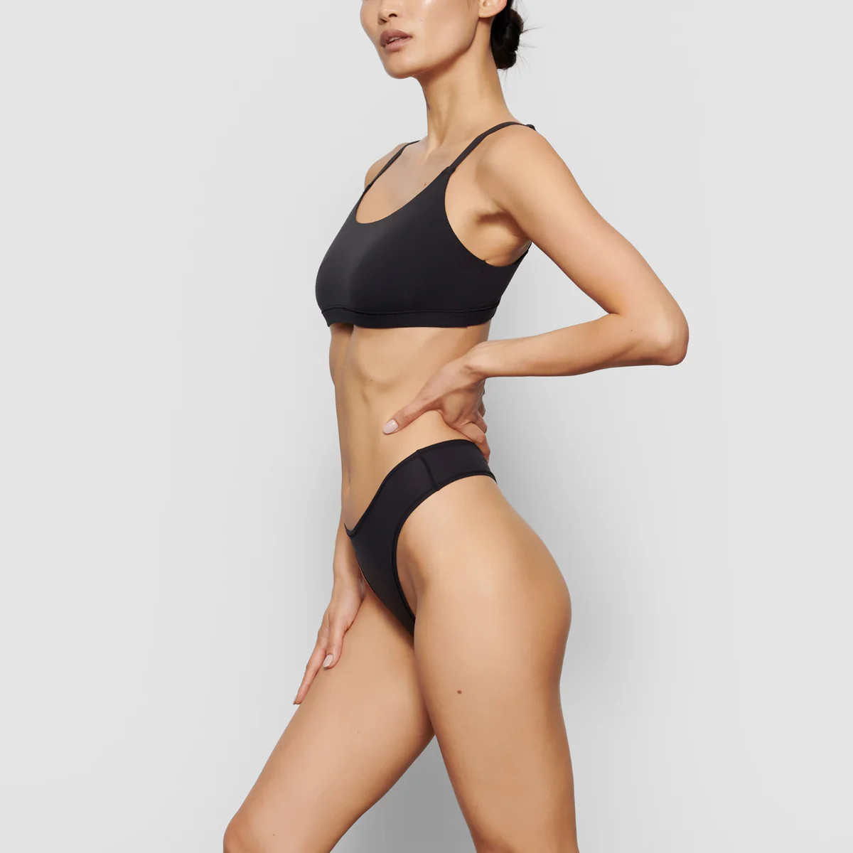 THONG | SKIMS (US)