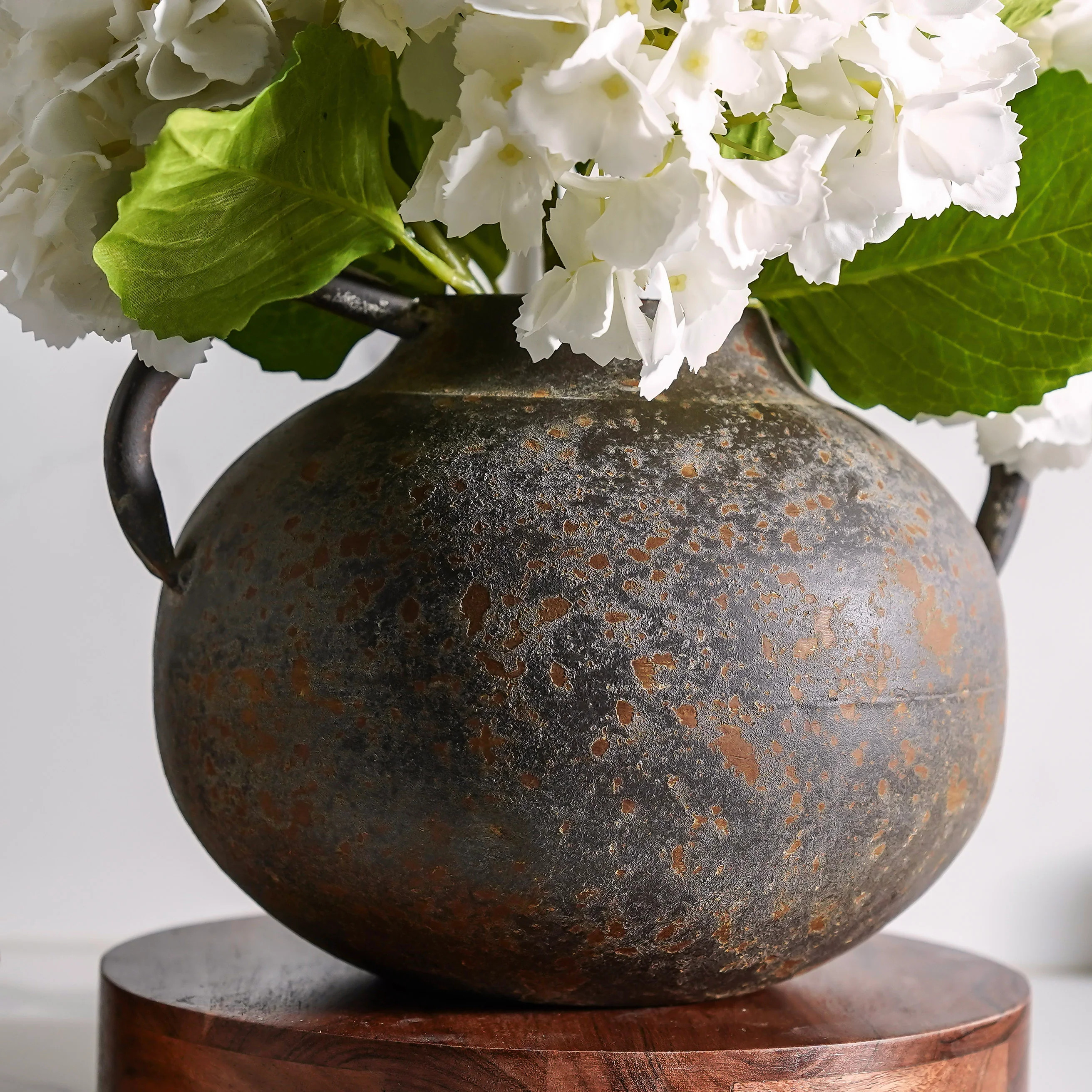 Carlo Double Handled Vase | MJHome