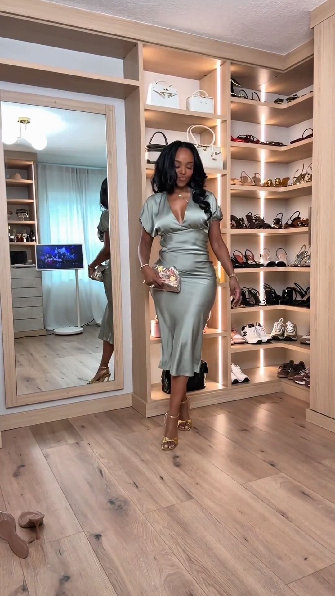 Scroll to shop these easy summer outfits featuring flowy floral dresses and light neutral staples that create effortless warm-weather looks. The soft fabrics, romantic prints, and relaxed silhouettes make these pieces perfect for building outfits that feel feminine, comfortable, and polished.

Perfect for vacations, brunch, summer events, travel outfits, or everyday warm-weather style.

5'4" | 138 lbs | 34D bust | 27" waist | 40

#LTKootd #LTKvlog #LTKSpringSale