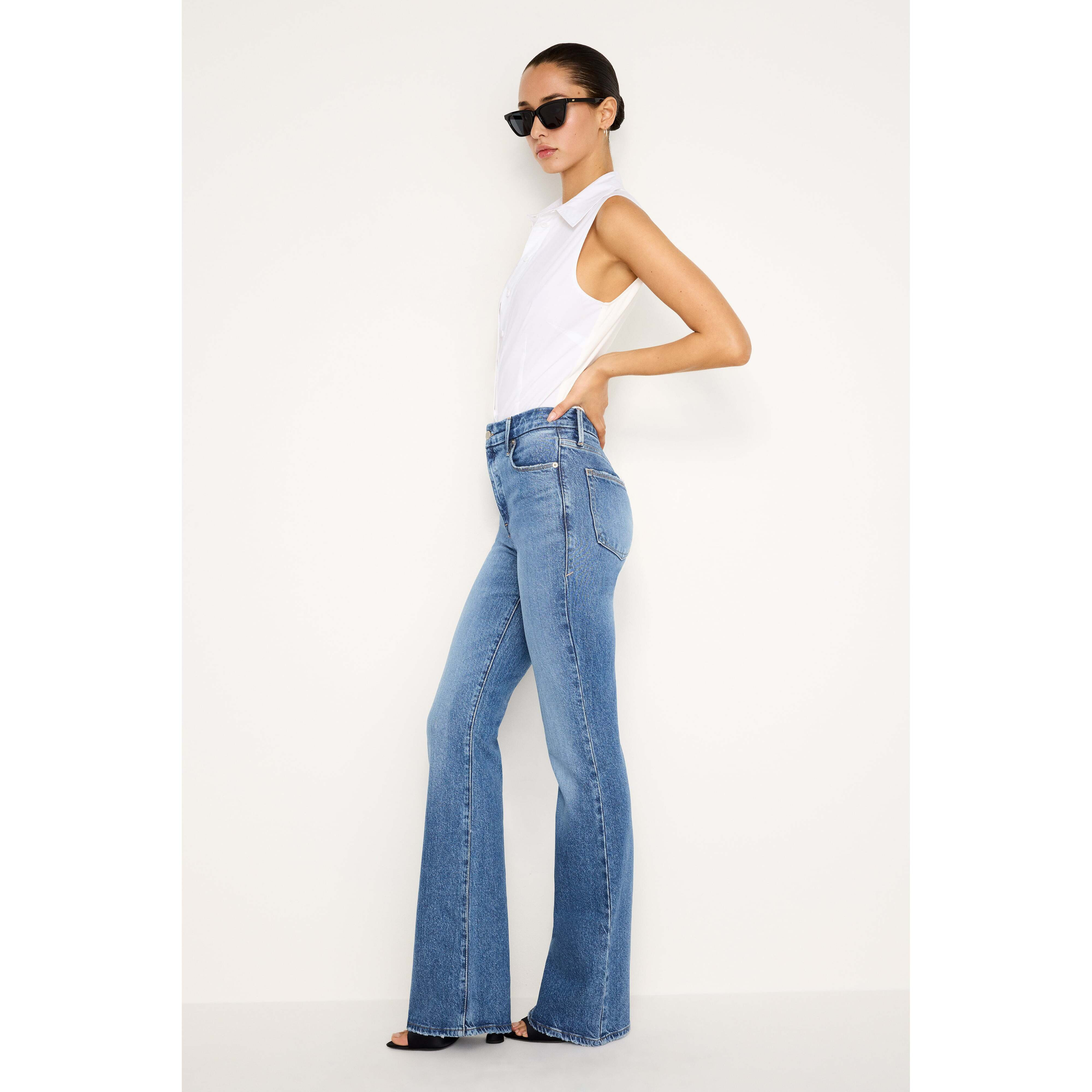 Women's Soft-Tech Good Classic Slim Bootcut Jeans | Indigo, Size 2 | Good American by KhloÃ© Kardashian | Good American