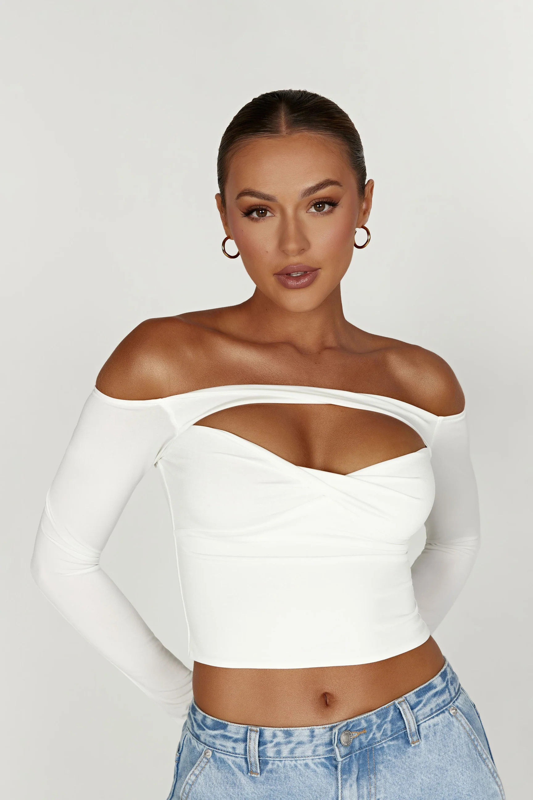 Ceri Off Shoulder Long Sleeve Top - White | MESHKI US
