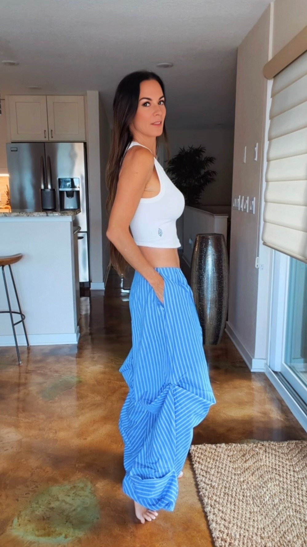 If summer had a uniform… this would be it. ☀️💙

These pinstripe pants are lightweight, breezy, ridiculously comfortable, and somehow make you look instantly put together with the simplest white tank.

They’re giving “coastal brunch,” “vacation mode,” and “I definitely have my life together”… even if I’m just grabbing an iced coffee. 😂

The best outfits are the ones that look chic but feel like pajamas… and these understood the assignment.

Wearing XS

#SummerStyle #CoastalChic #NicoleColeeStyle #PinstripePants #LTKStyle

#LTKdayinmylife #LTKgrwm #LTKootd