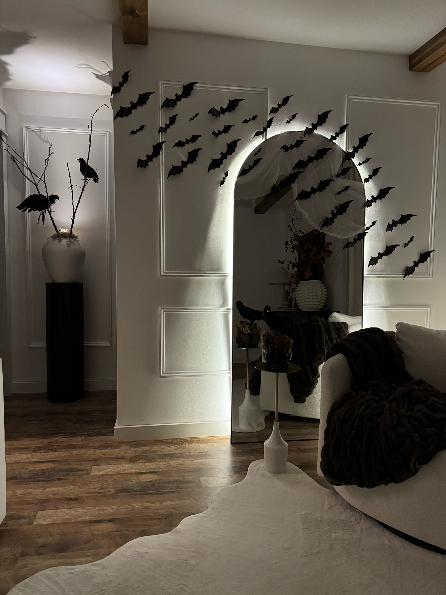 chic Halloween 

#LTKSeasonal #LTKHome