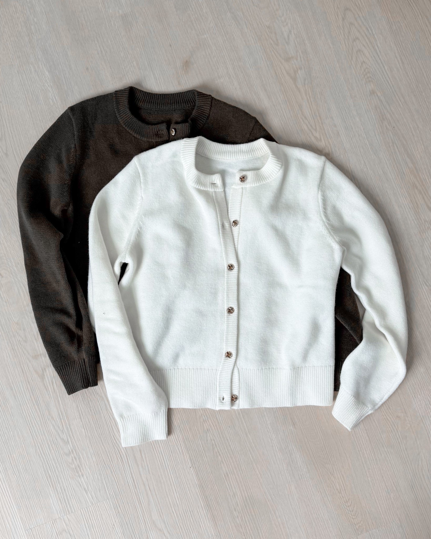 New Years is the time to buy good basics! These cardigans are constantly what I’m reaching for  They are cashmere, so they are literally so soft. They are perfect to pair with jeans or trousers for an elevated casual look.

Amazon finds, cashmere sweater, cashmere cardigan, Amazon basics, sweater, winter finds, winter basics, Stang and Co


#LTKootd #LTKSeasonal #LTKTall