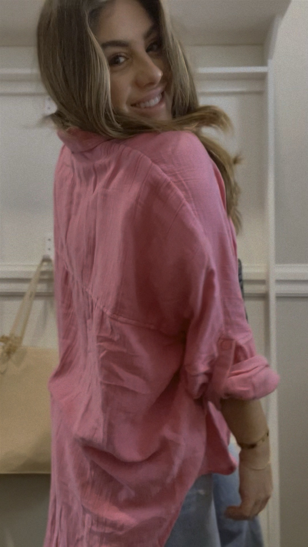 break room outfit check 💖
obsessed with these dreamy drapey jeans from ae! I could also get this top in every color- I just might 

t: m | b: 14 

#LTKSpringSale #LTKfindsunder100 #LTKmidsize