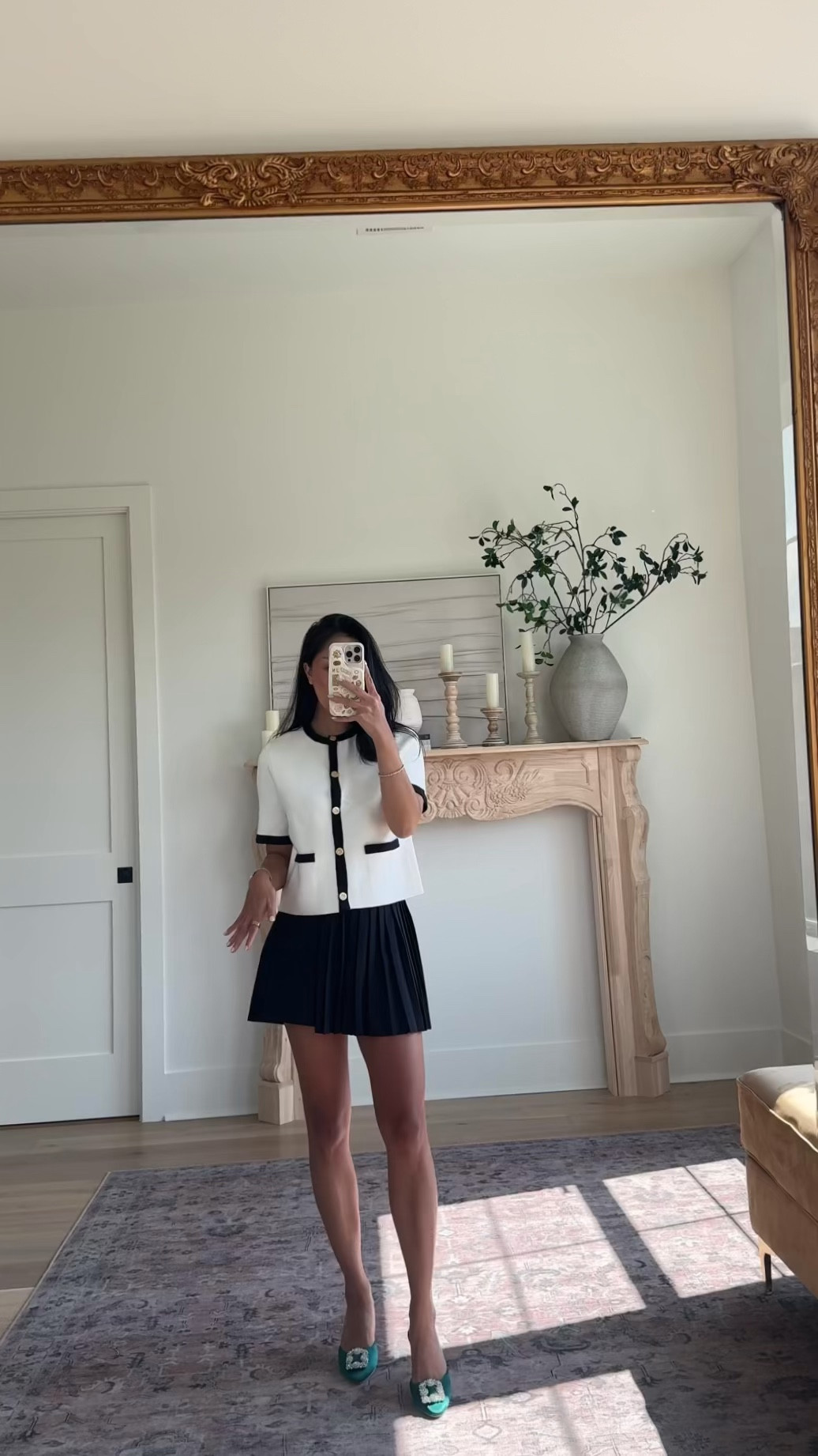 Last Day of the Abercrombie Sale! 25% off all denim, 15% off everything else, plus use code DENIMAF for an extra 15% off. 

Loving the gold detailing on this sweater - you can dress it up or down! 

Wearing size: XS regular 


#LTKSaleAlert #LTKxAF #LTKStyleTip