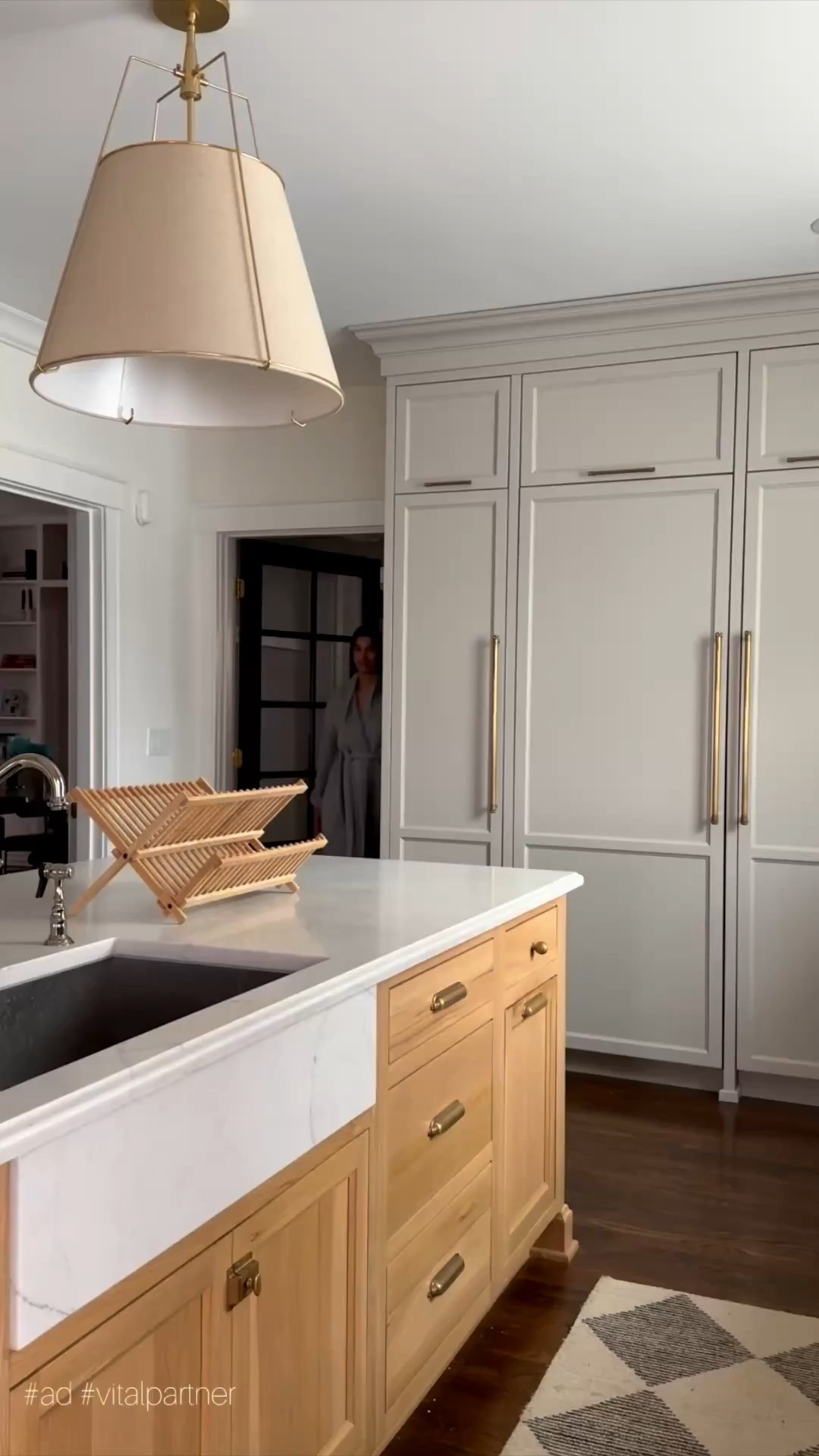 #AD Pouring my first cup of coffee in the morning is a special kind of peace, anyone else? It’s the first step in my morning routine and it helps me get the day started in a productive manner before work. I always add in a scoop of Vital Proteins Collagen Creamer which dissolves in an instant in my Starbucks coffee while keeping all the benefits intact. Have you all tried it? I grab both my coffee and collagen at Target! 


#VitalPartner #Starbucksathome #TargetPartner #Target @target @vitalproteins @starbucks 