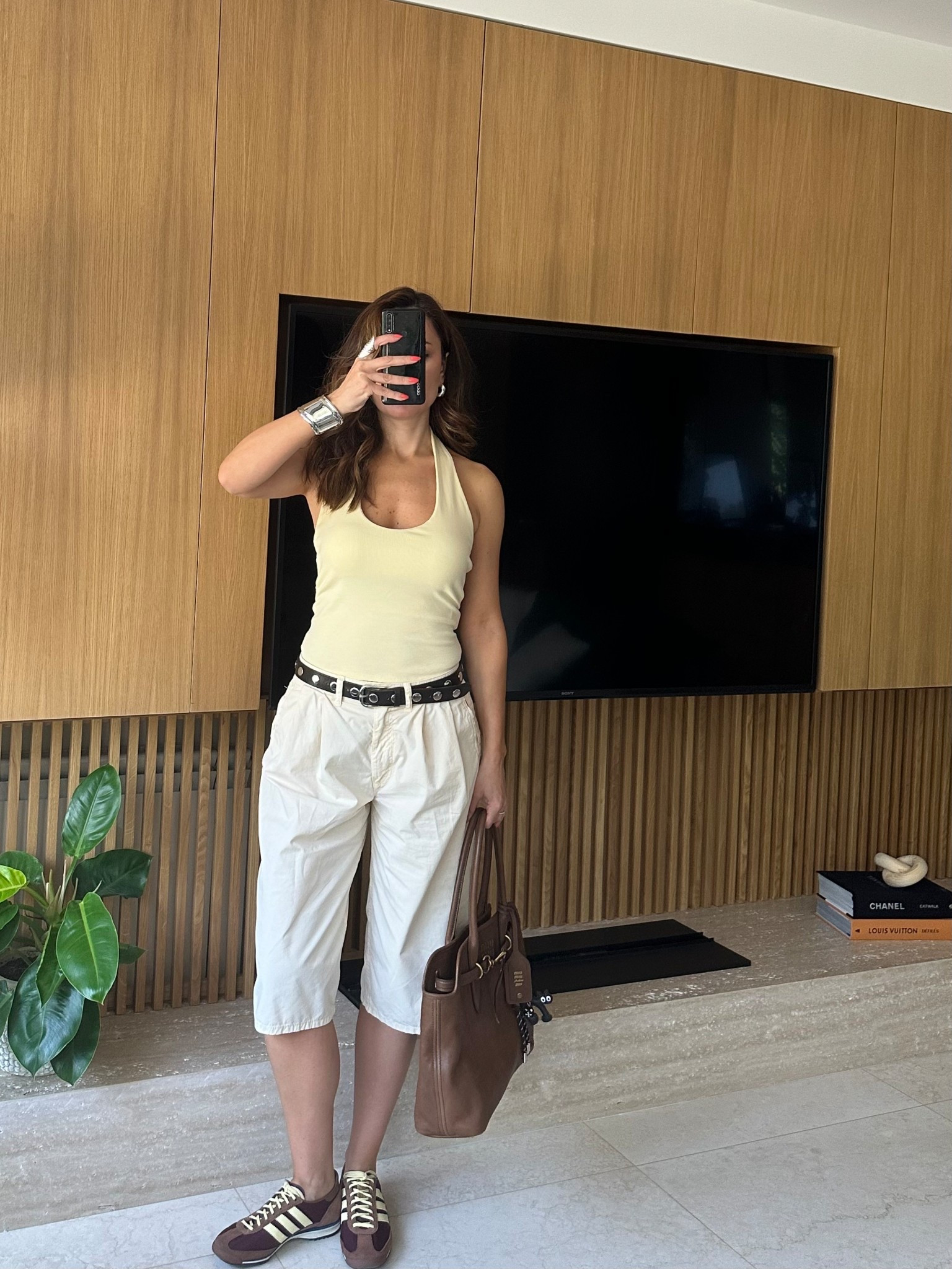 Casual bermuda shorts look 
#bermudashorts #zara #zaraoutfits #butteryellow

#LTKFindsUnder100 #LTKFindsUnder50 #LTKStyleTip