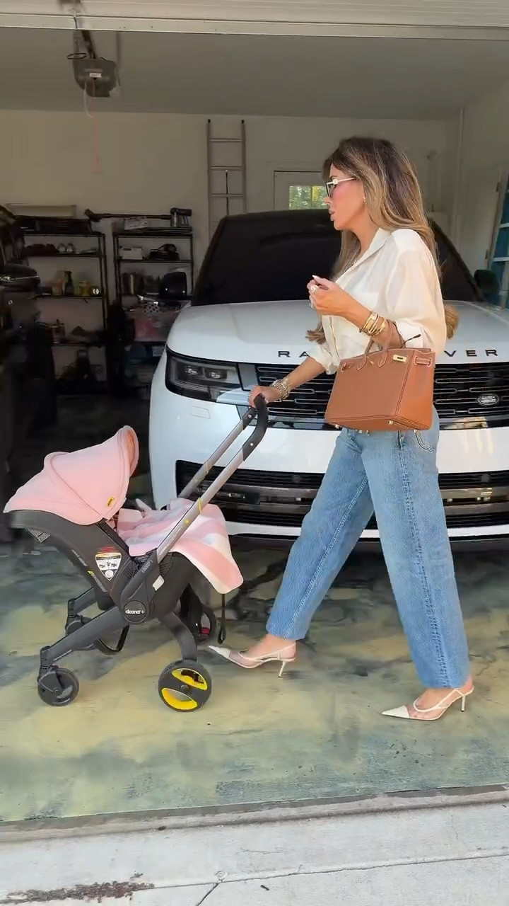Mom life!! Wearing a small in the top and 25 in Celine jeans!

H&M fashion, H&M finds, Celine, Fall outfits women, Business casual workwear, Autumn outfits, Teacher outfits, Mixed metal jewelry, Gemme Beauty, Emily Gemma

#LTKdayinmylife #LTKmomlife #LTKSeasonal