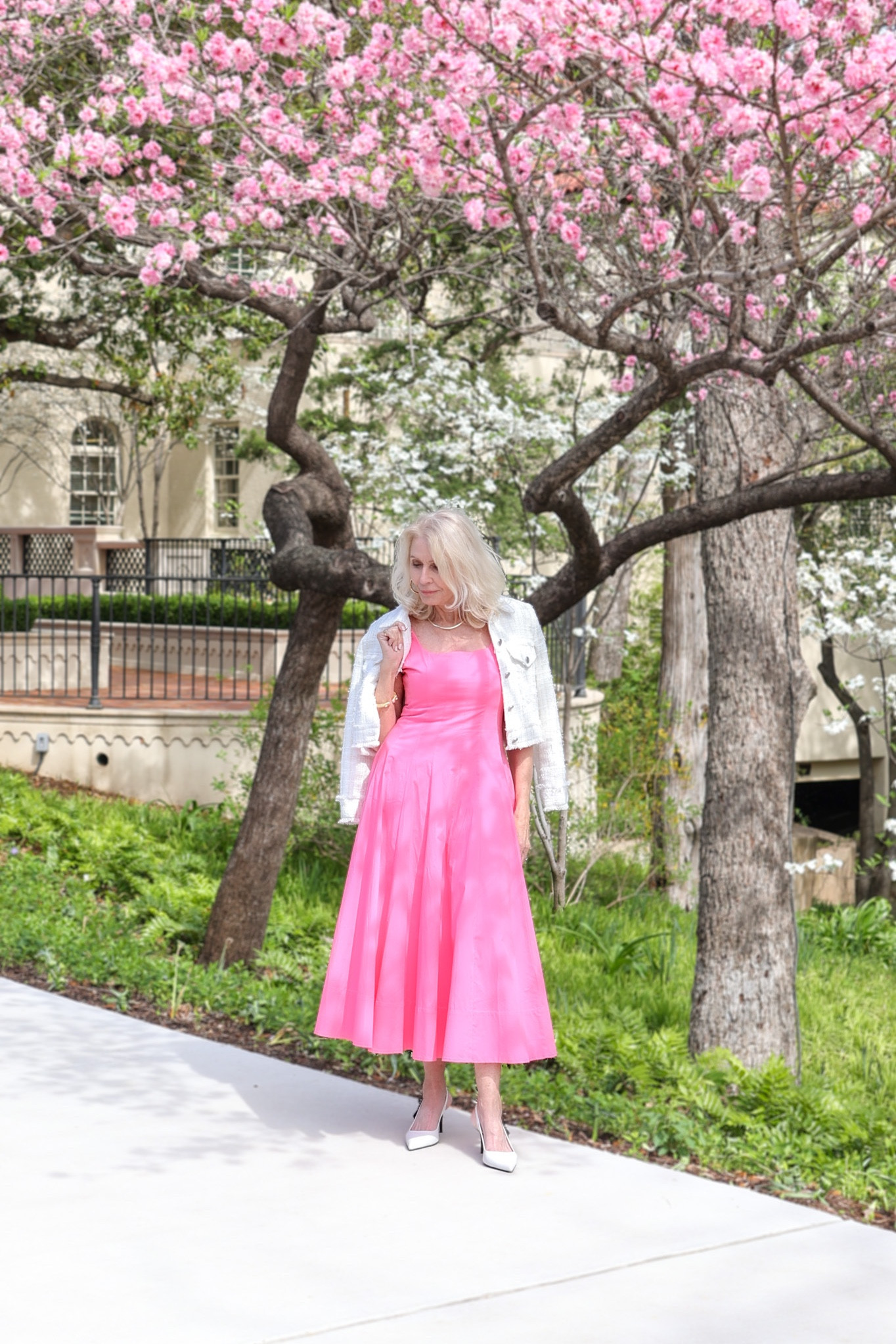 Are you looking for #springinspiration 
There are a lot of choices out there, and it is advantageous to have a stylist shed some light on the #springtrends

Up on #theblog our #residentstylist has broken it down for you.  From new styles for spring to #colortheory that will help you coordinate what is already in your wardrobe, there is a wealth of information to keep you on track and on budget.

Take a look at this quick read and don’t forget to sign up for the newsletter to get a change to be #featured.

When I first started #Stylebeyondage I always saw it as a medium for all of us.  It was never meant to be all about me.  As we cross the five year mark it’s time to showcase some of the wonderful women that edify us all.
Sign up for a chance to be #featured we would love to see you in our feed😘
.
.
.
#springtrends stylebeyondage #agewithattitude #thisis60 #fashionover70
#effortlesschic #agingwell #newageofaging #chicover60. #iamwellandgood #themoreyouknow #theproagewoman  #styledetails #upstyleinspo #primewoman  #agelessbeauty #nobounderies #minimalchic  #frenchvibes  #lookdujou #ageredefined #lifestylebeyond50 #over50_style  #artinaging #lifestyleblogger