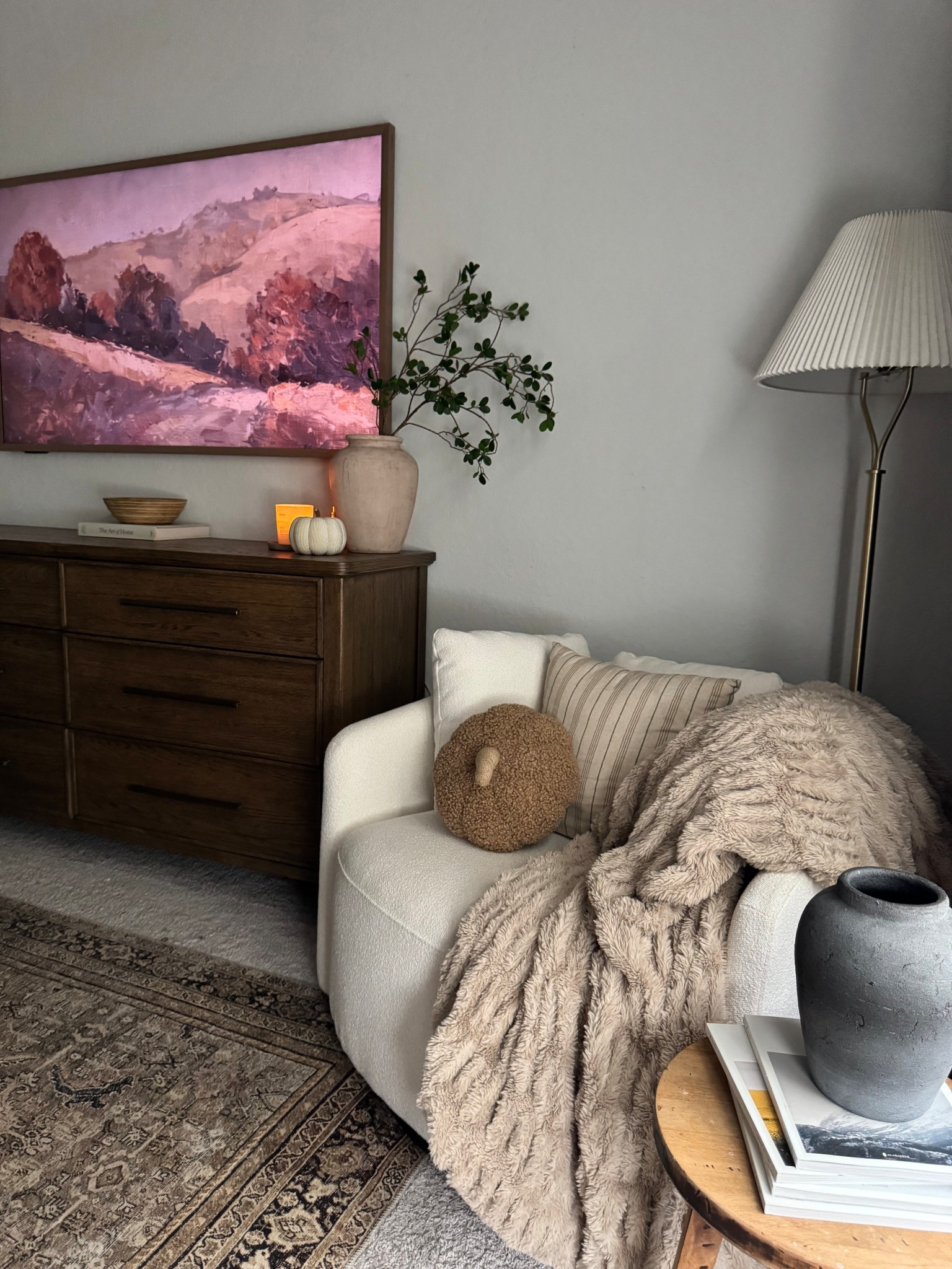 Cozy bedroom corner✨

#LTKStyleTip #LTKHome #LTKFindsUnder100