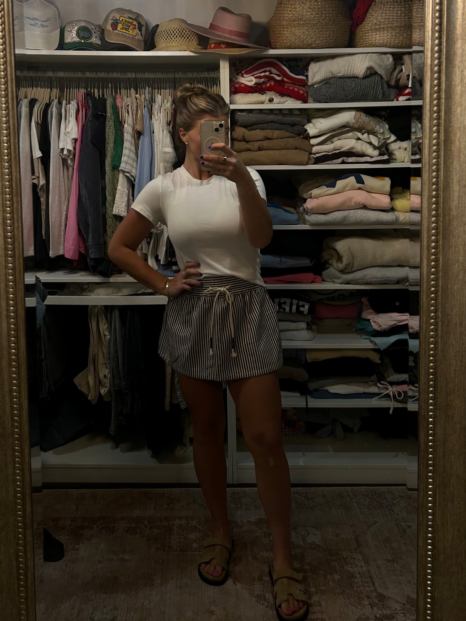 causal outfit! 

#casualoutfit #casual #thesethree #aritzia #summerfashion 