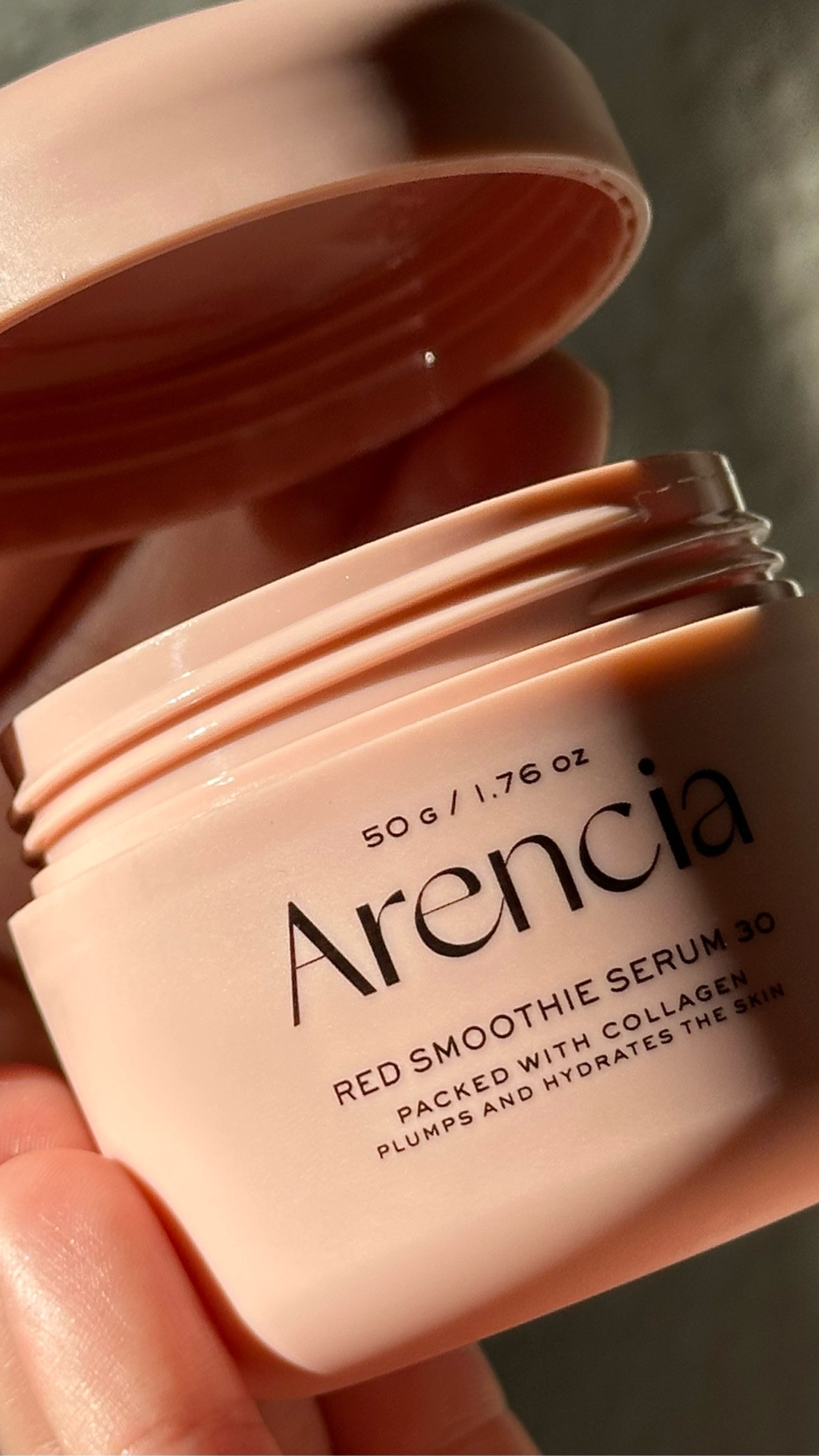 When I first saw this serum was soo curious to try it. I like this fun jelly texture and instant glow skin after applying 💕

@arencia_influencers @arencia_global 

#ugccommunity #ugccreator #ugcskincare #skincarecontentcreator #skincareproductreview