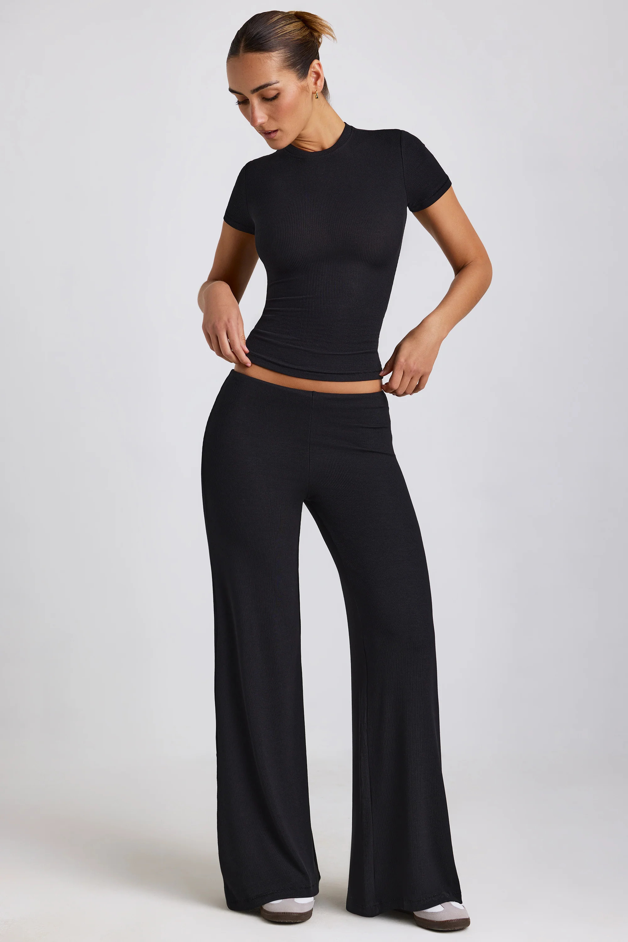 Mid Rise Wide Leg Trousers in Black | Oh Polly
