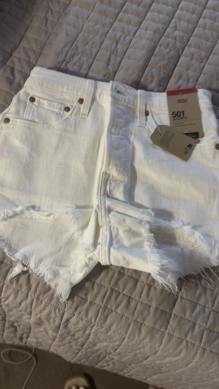 I love jeans all year round. And LOVE my Levi’s 501 jean shorts. So of course I had to grab them in white denim. This pair is a creamy white- I’ll link a bright optic white as well!

xoxo
Elizabeth 

#LTKover40 #LTKstyletip #LTKfindsunder100