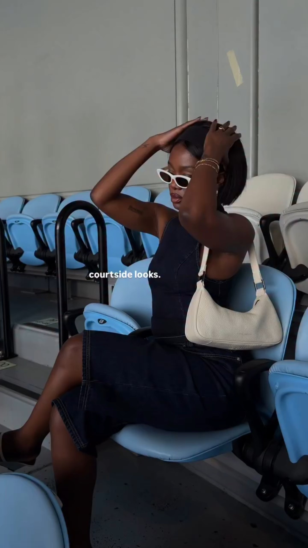 The case of the courtside cutie continues. 🤍🤭

#australianopen #courtside #styleinpo #fashioninspo 

Fit @nakedvice 
Shoes @nakedvice 
Bag and sunnies @status_anxiety