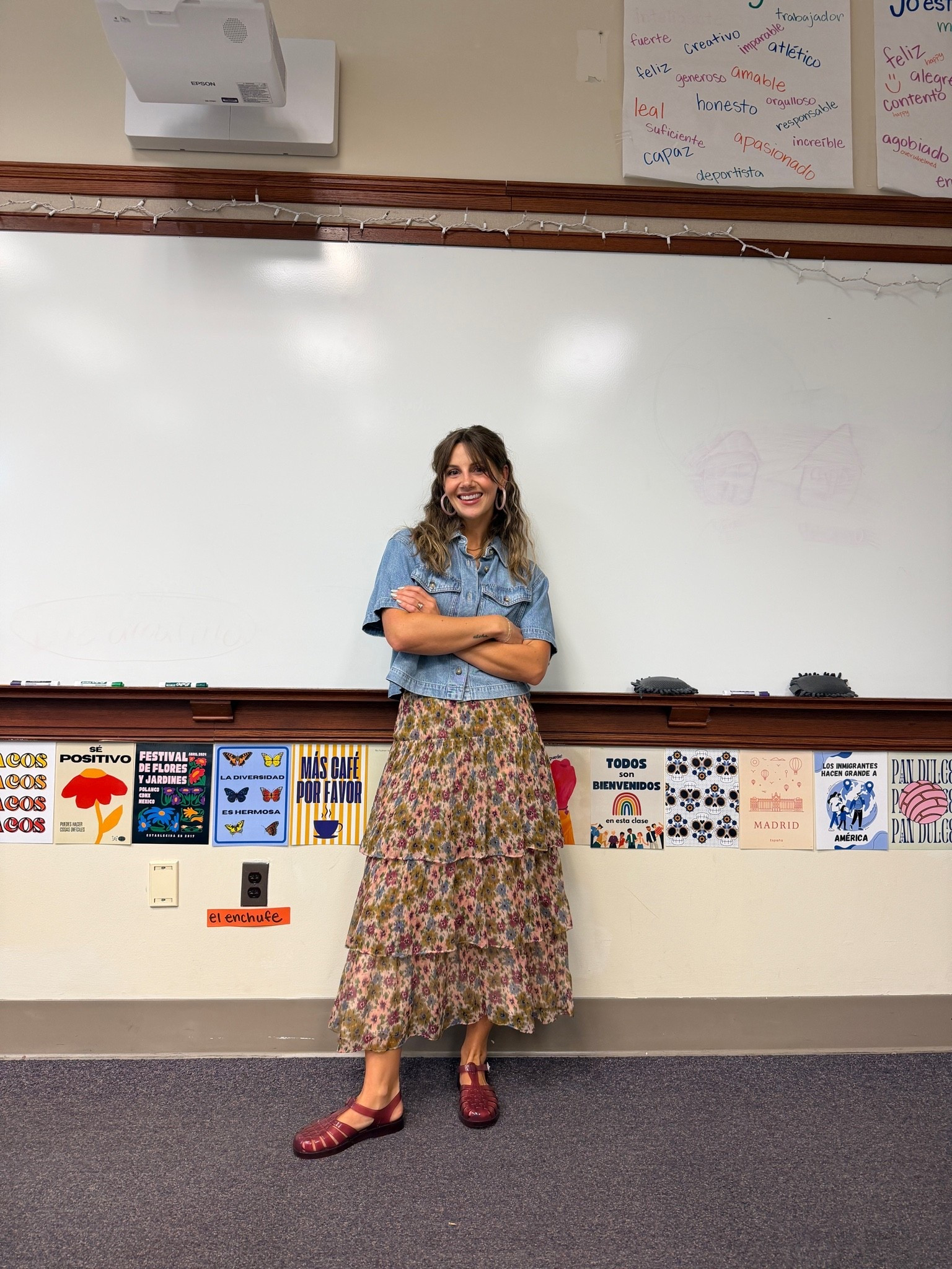 Pre fall teacher outfit that’s giving Miss Honey!
Size 2 in the skirt