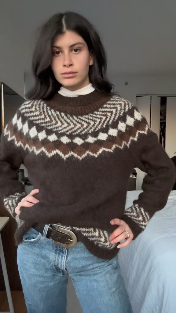 Another blue jean outfit
#OOTD #falloutfit #fashioninspo #fairisle #oversizedsweater #styling #fashion #classiccasual #nyc #nomakeup #outfitinspo #denim #jeans #vintagelevis #layering #bluejeans #vintagebelt #brownsweater #turtlenecklayering