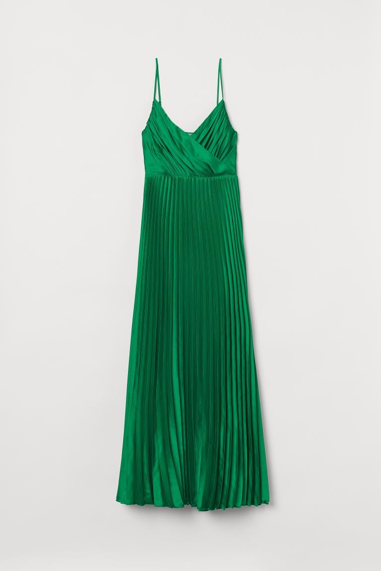 Pleated dress | H&M (UK, MY, IN, SG, PH, TW, HK)