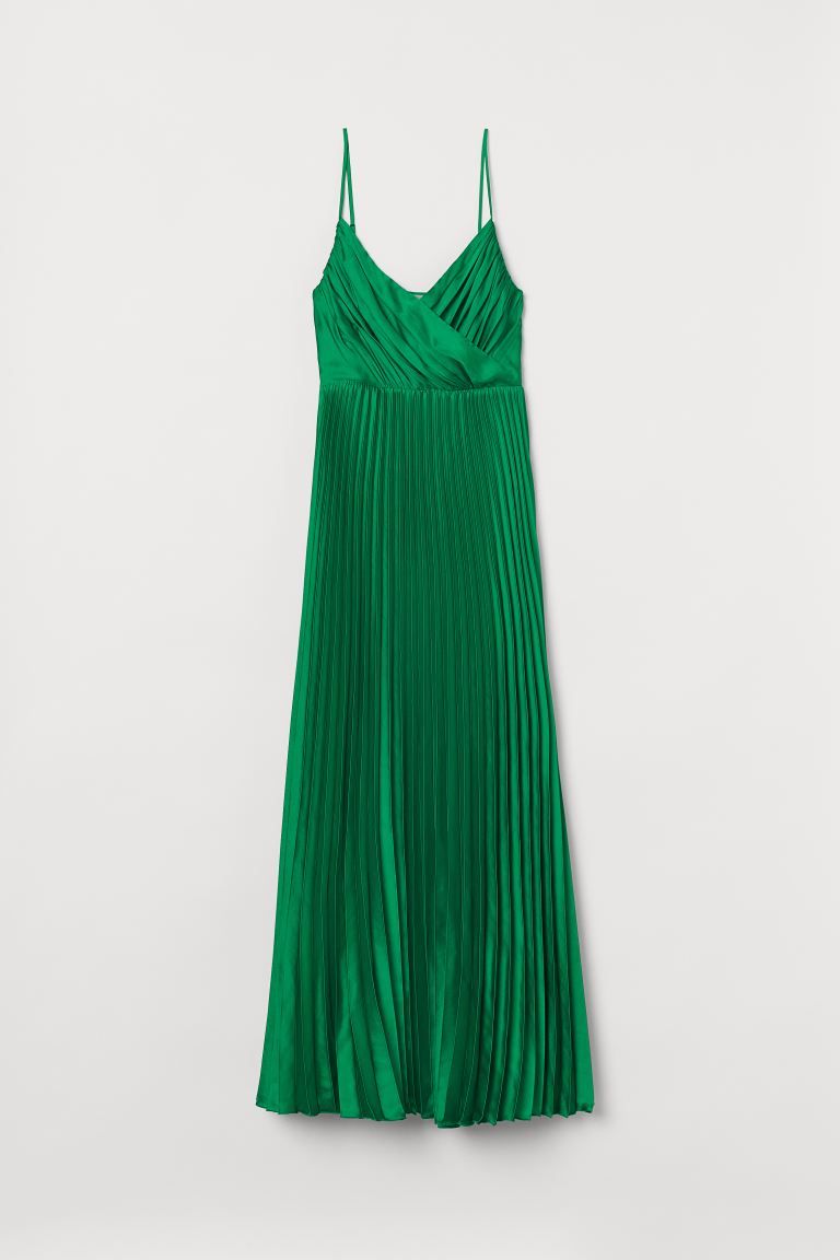 Pleated dress | H&M (UK, MY, IN, SG, PH, TW, HK)
