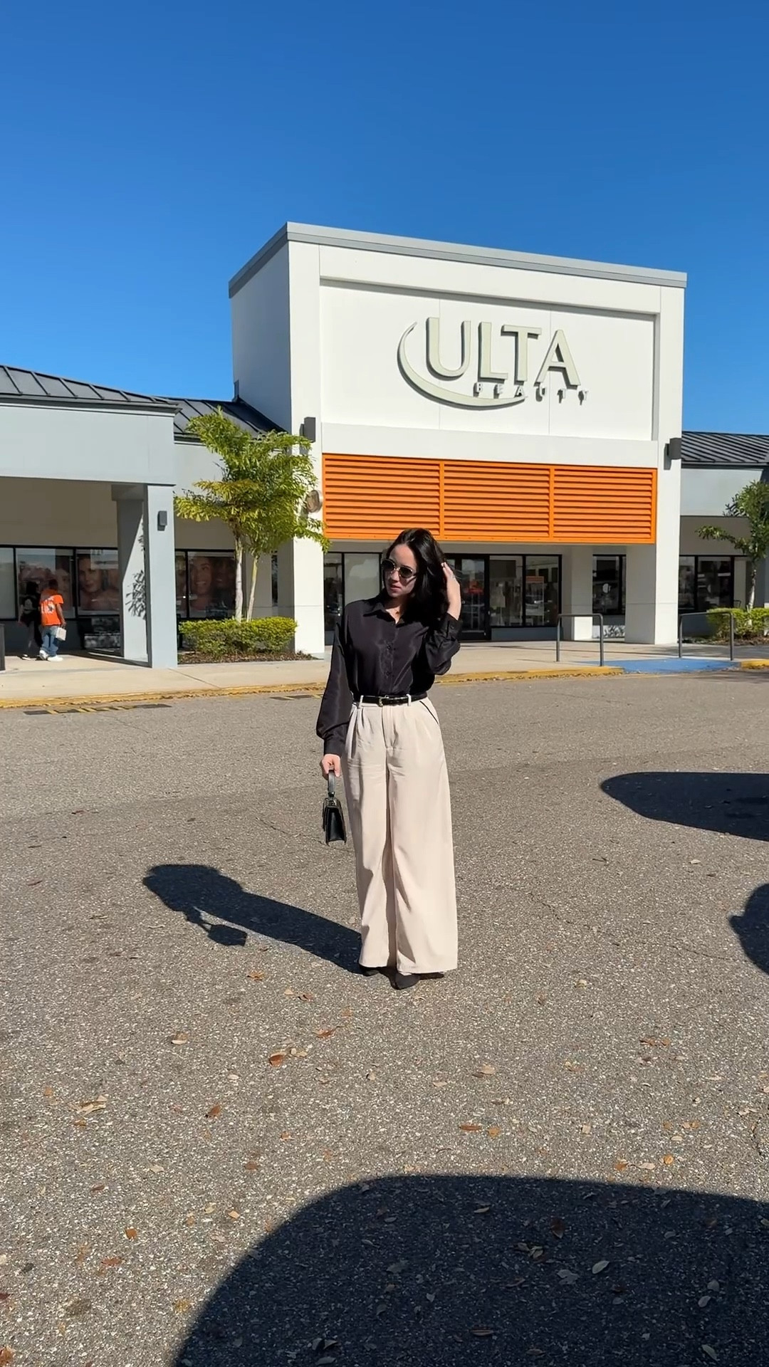 Old money outfit. Tailored pants and shirt. And square handbag  

#LTKSpringSale #LTKStyleTip #LTKFindsUnder50