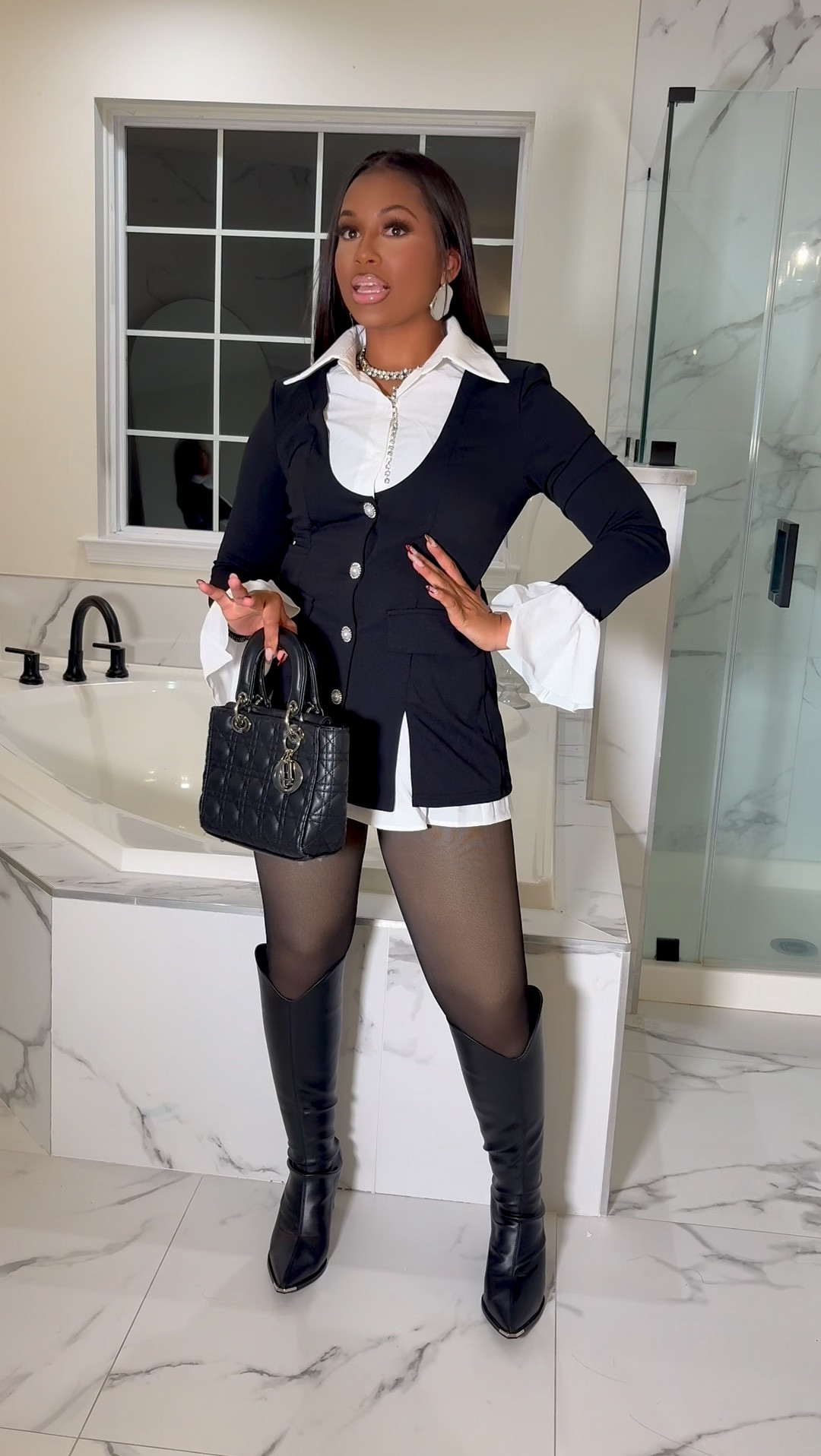 Such a Classy Look!😍

#LTKFindsUnder50 #LTKHoliday #LTKgrwm